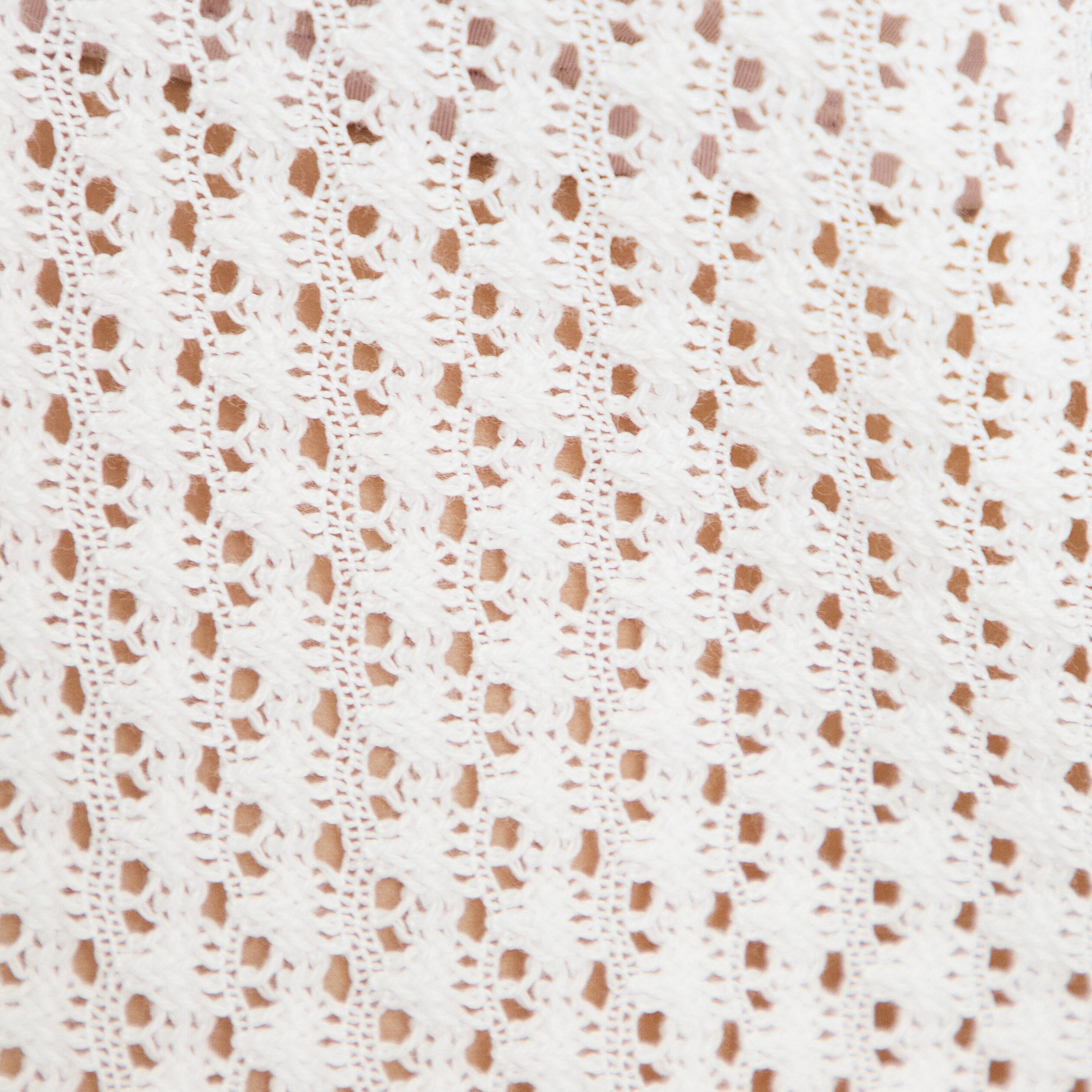 D&eacute;bardeur ajour&eacute; aspect dentelle col v ecru femme