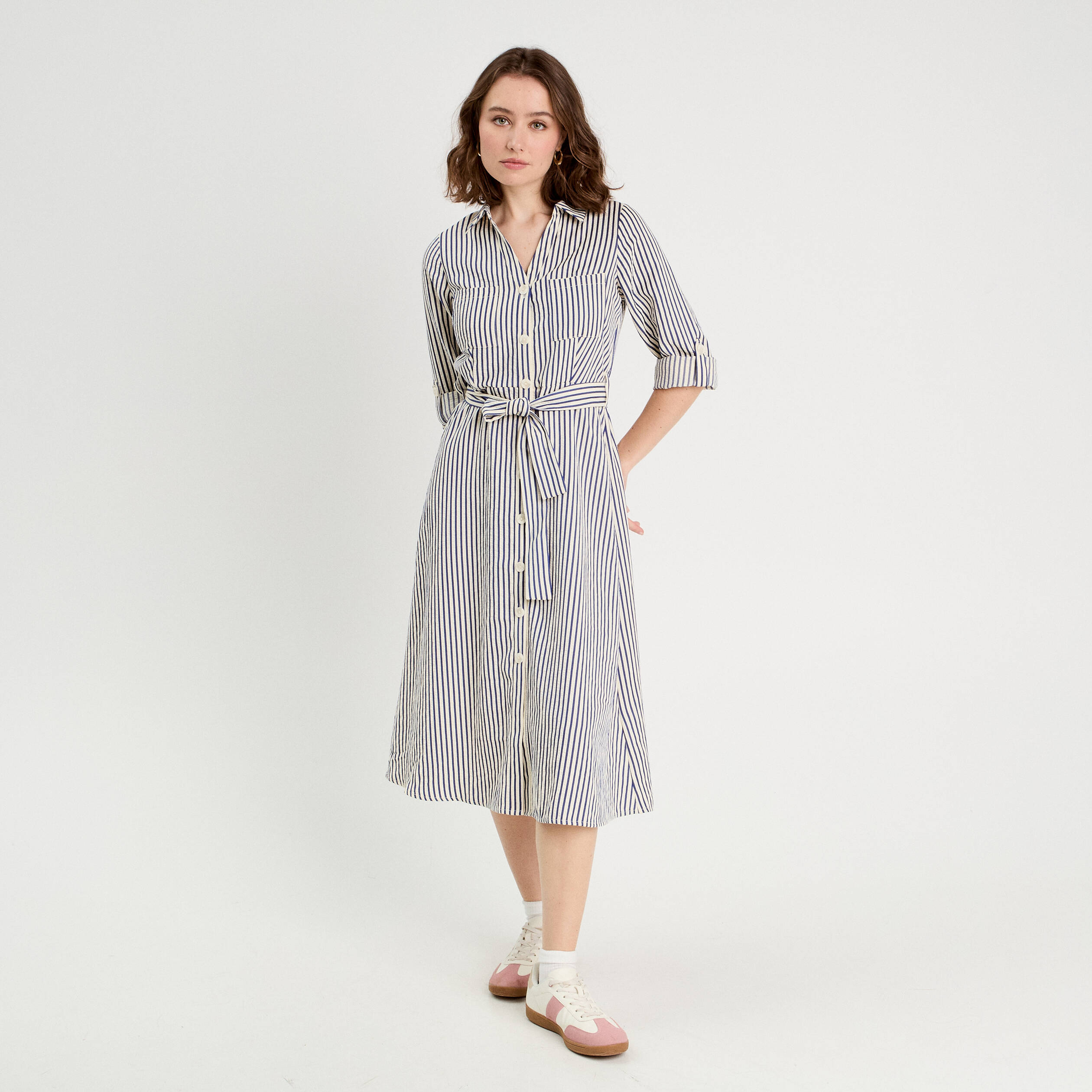 Robe longue chemise ceintur&eacute;e bleu marine femme