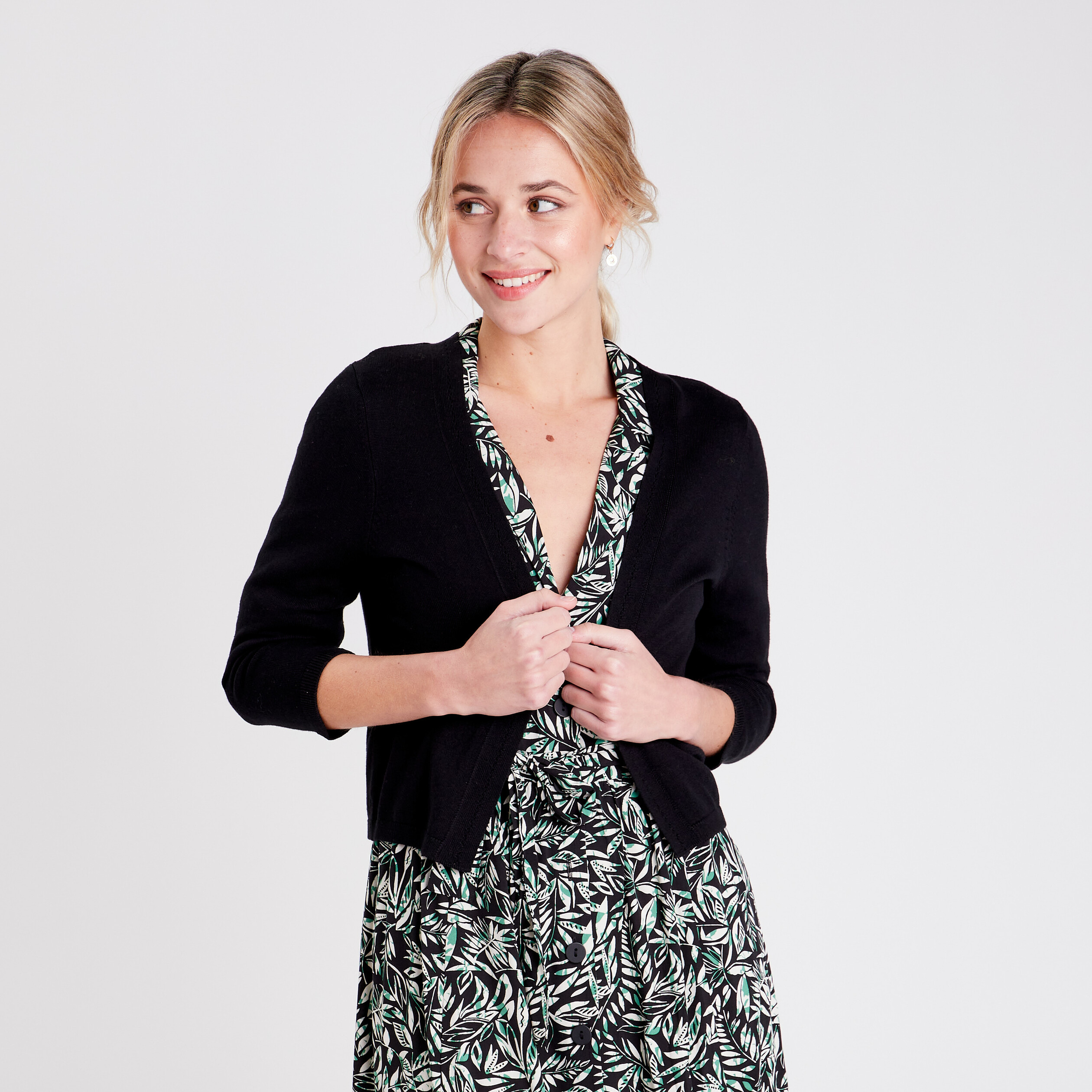 gilet court ouvert noir femme Gilet court ouvert noir femme