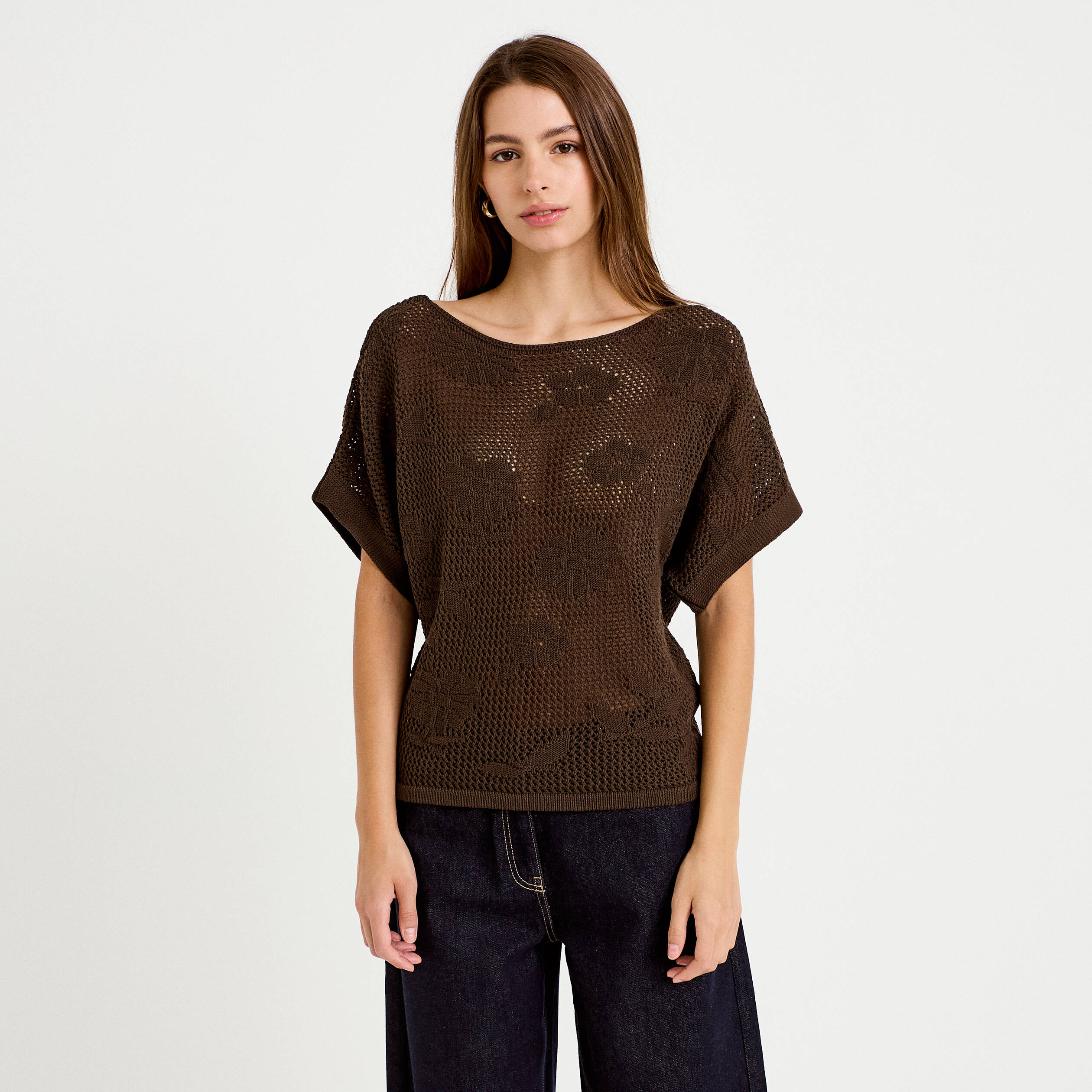 Pull ajour&eacute; col bateau manches courtes marron fonc&eacute; femme
