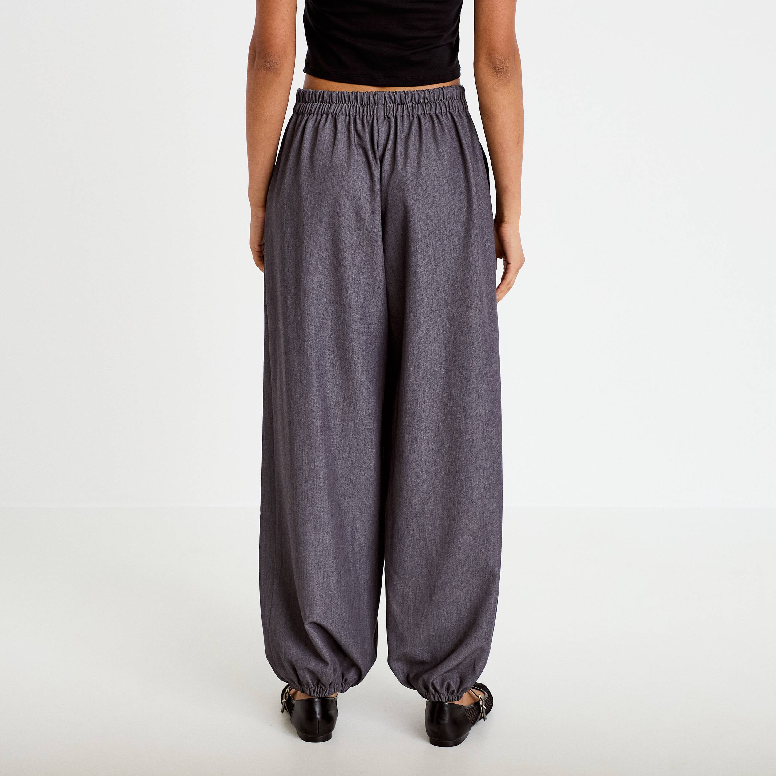Pantalon city taille basse effet boule gris fonc&eacute; femme