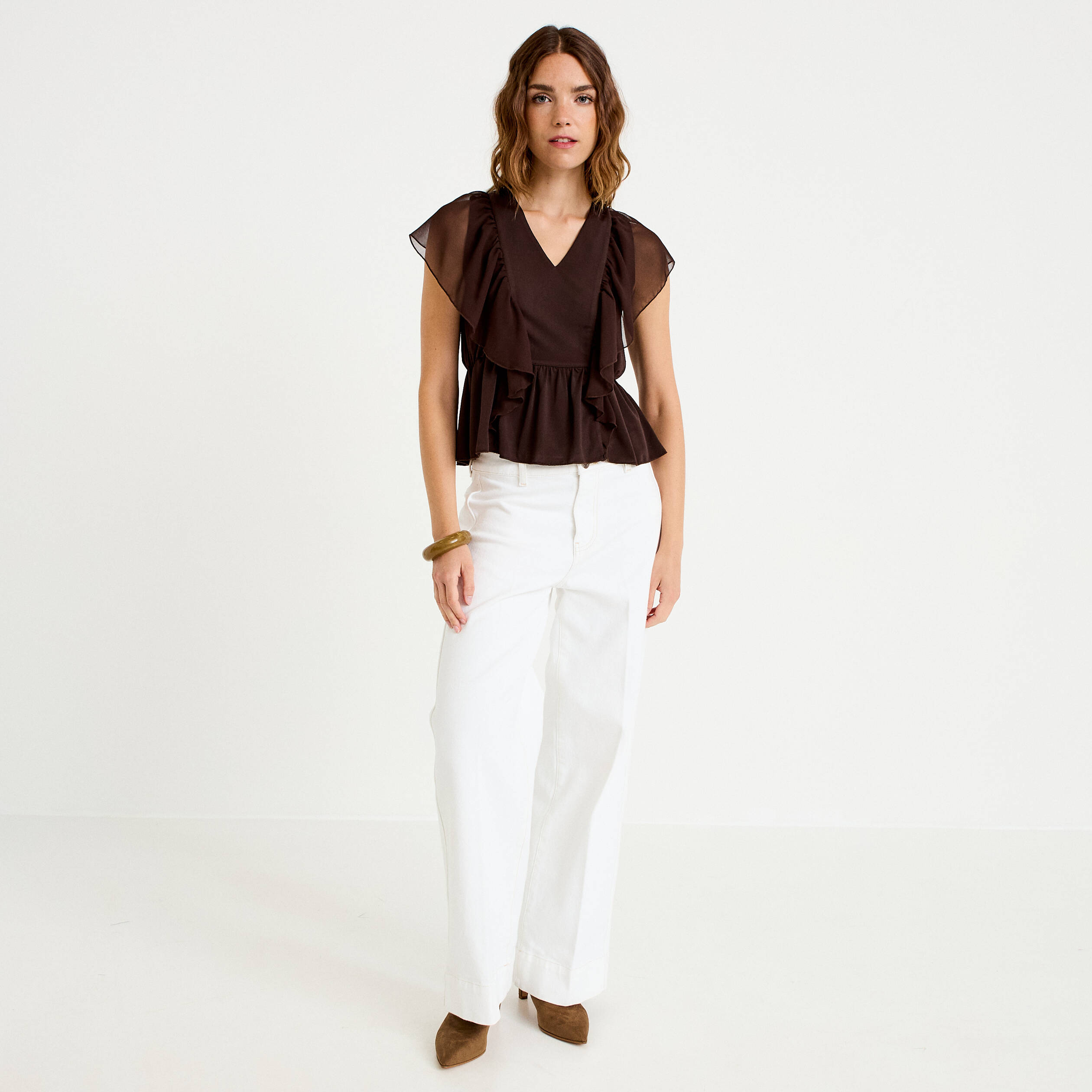 Blouse d&eacute;collet&eacute; voile manches courtes marron fonc&eacute; femme