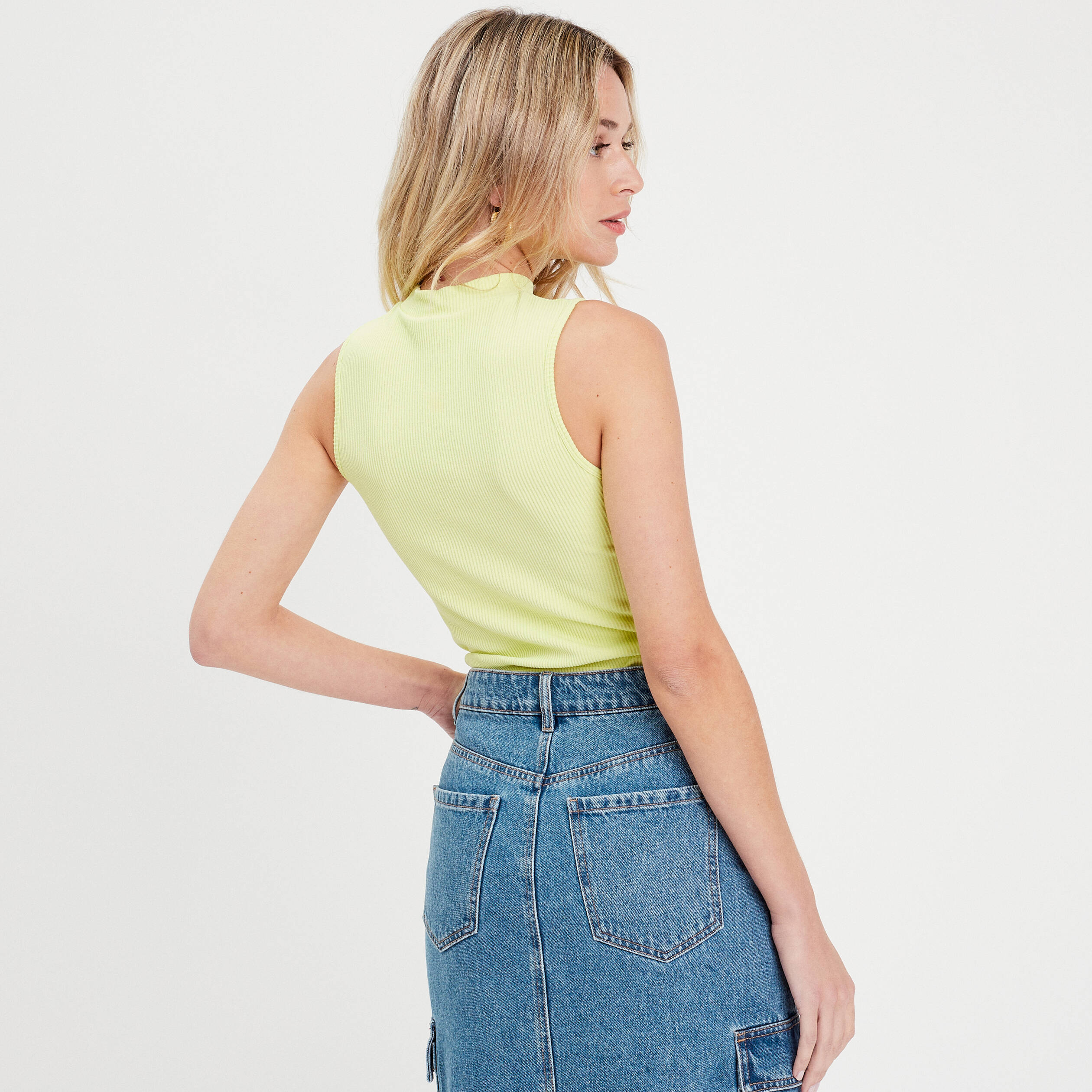 D&eacute;bardeur court col montant jaune fluo femme