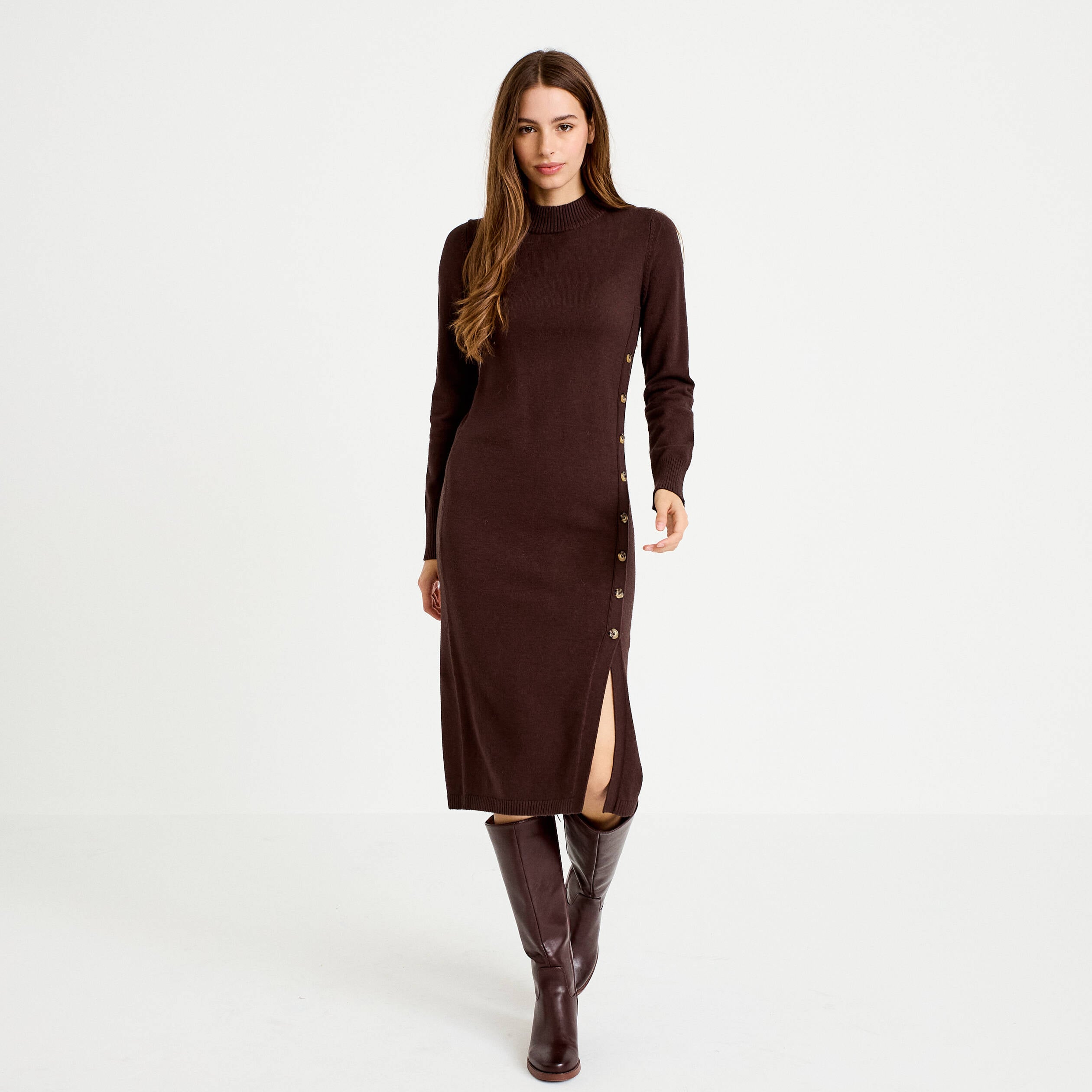 Robe pull ajust&eacute;e manches longues marron fonc&eacute; femme