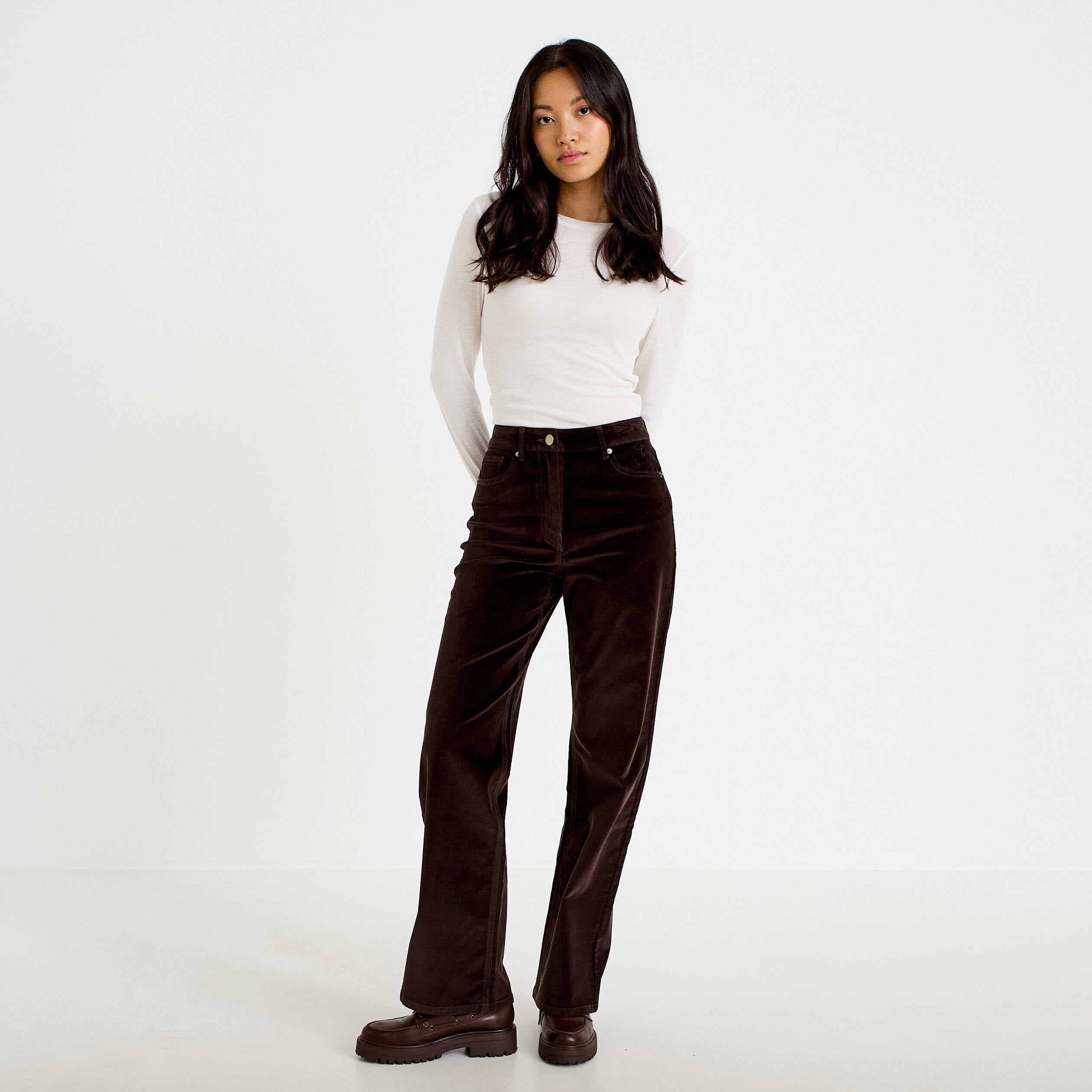 Pantalon bootcut taille haute velours marron fonc&eacute; femme