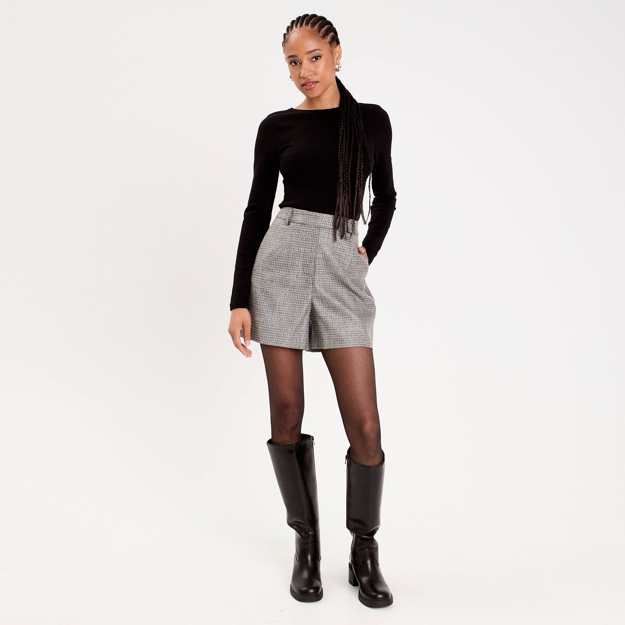 Short regular taille standard tweed noir femme