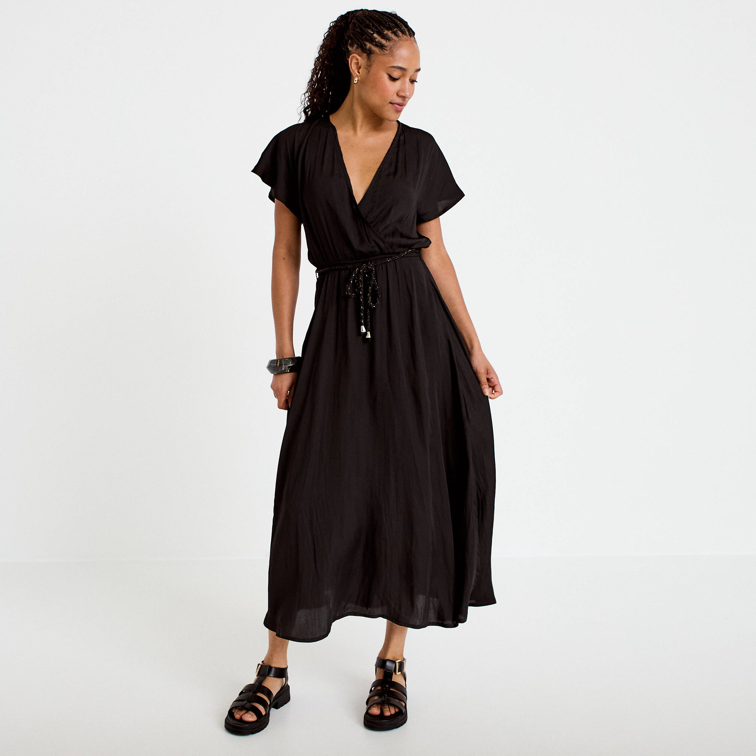 Robe longue &eacute;vas&eacute;e col v satin&eacute;e noir femme
