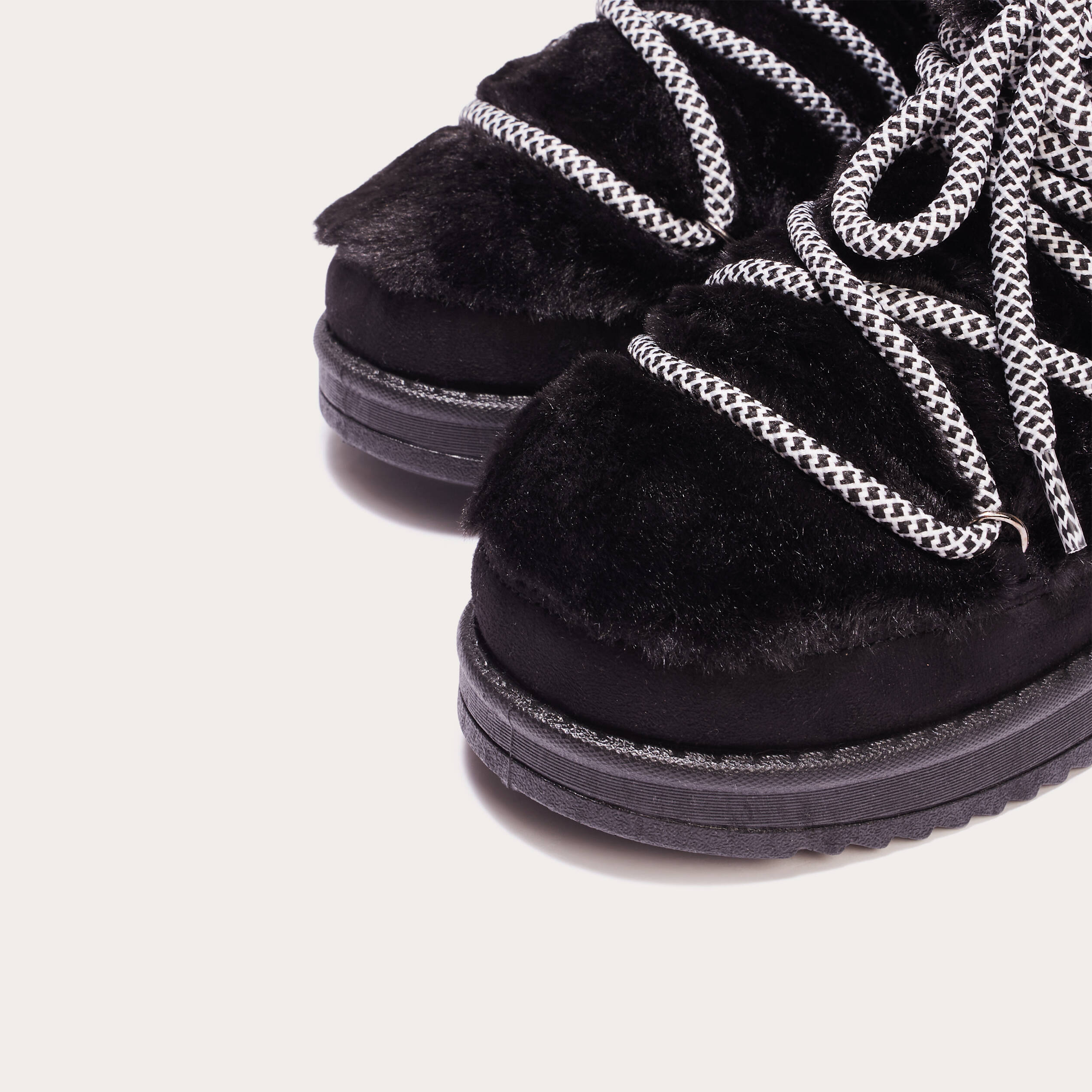 bottines fausse fourrure a lacets noir femme Bottines fausse fourrure à lacets noir femme