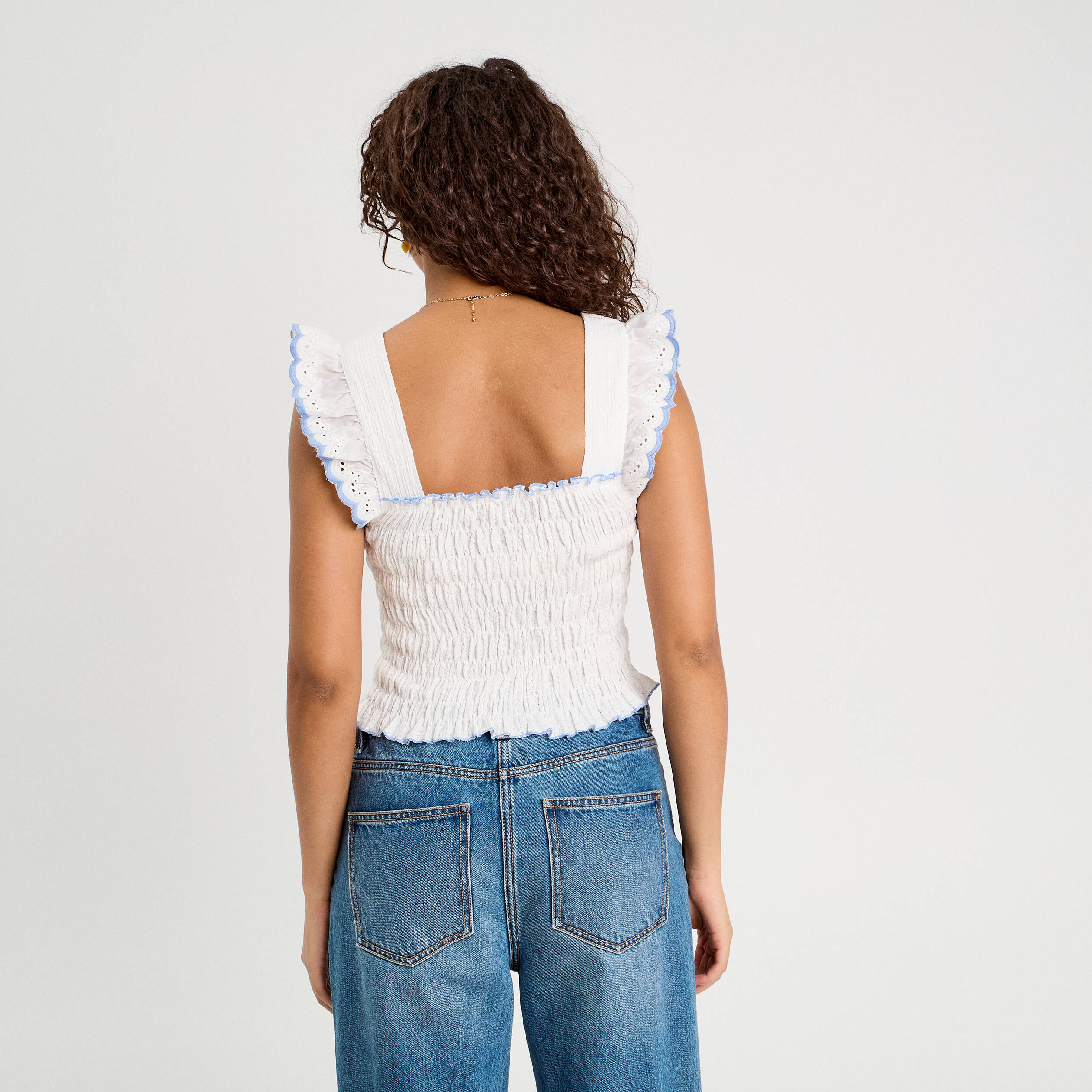 D&eacute;bardeur smock&eacute; blanc femme