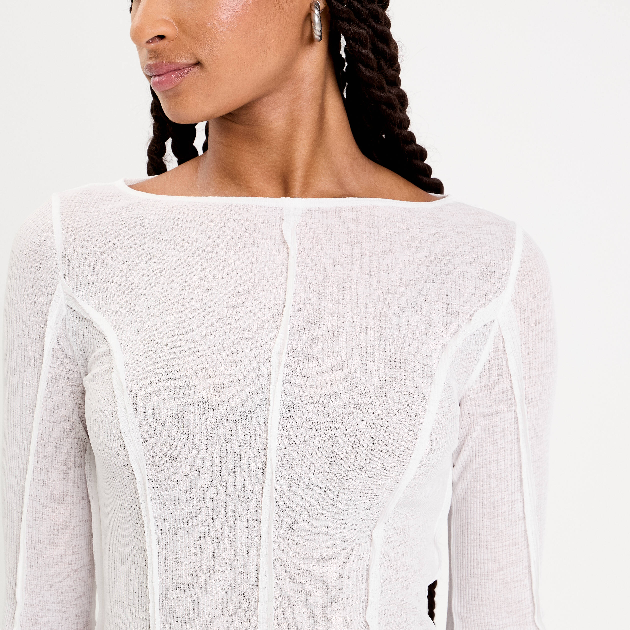 T-shirt cintr&eacute; col rond manches longues blanc femme