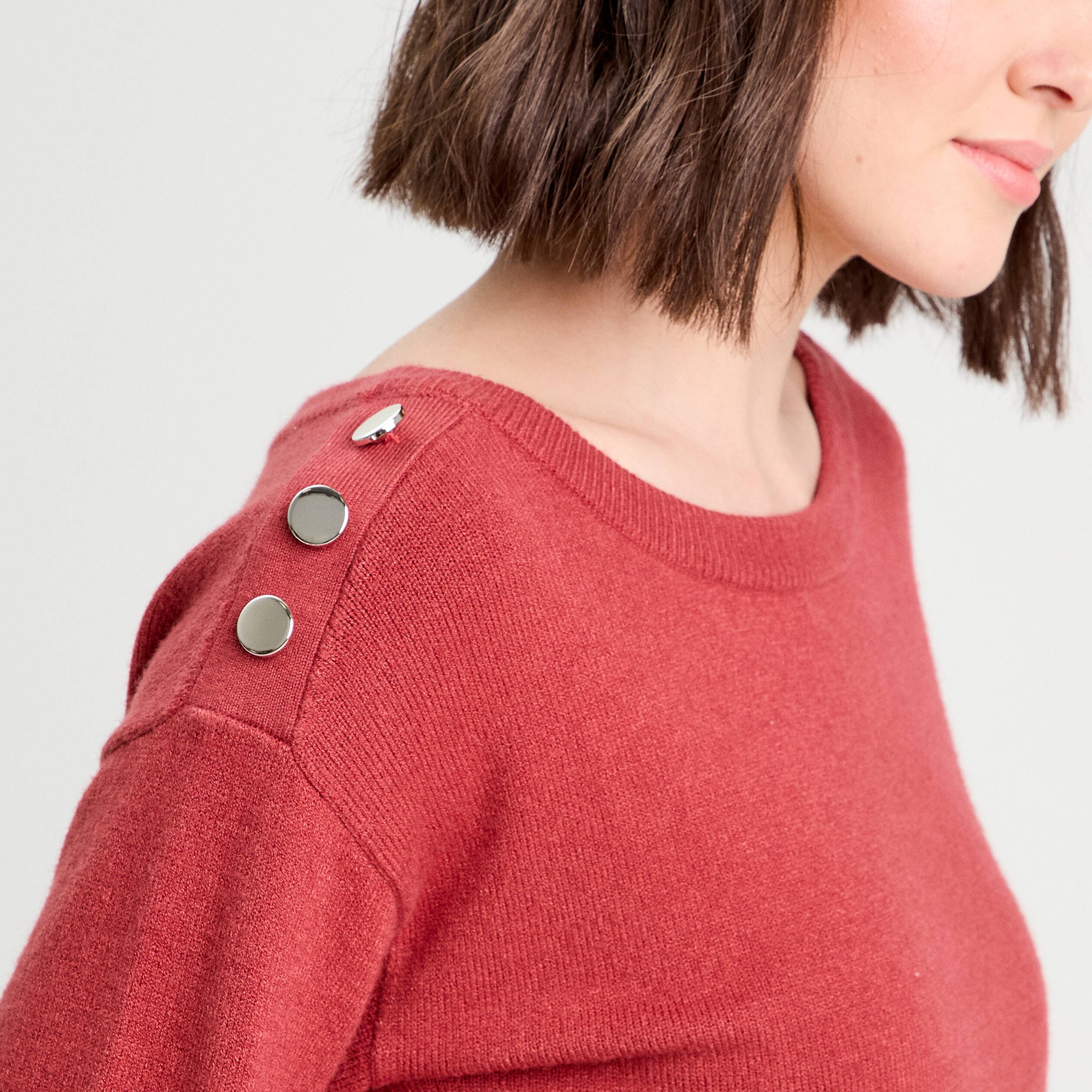 pull avec boutons epaules vieux rose femme Pull avec boutons épaules vieux rose femme