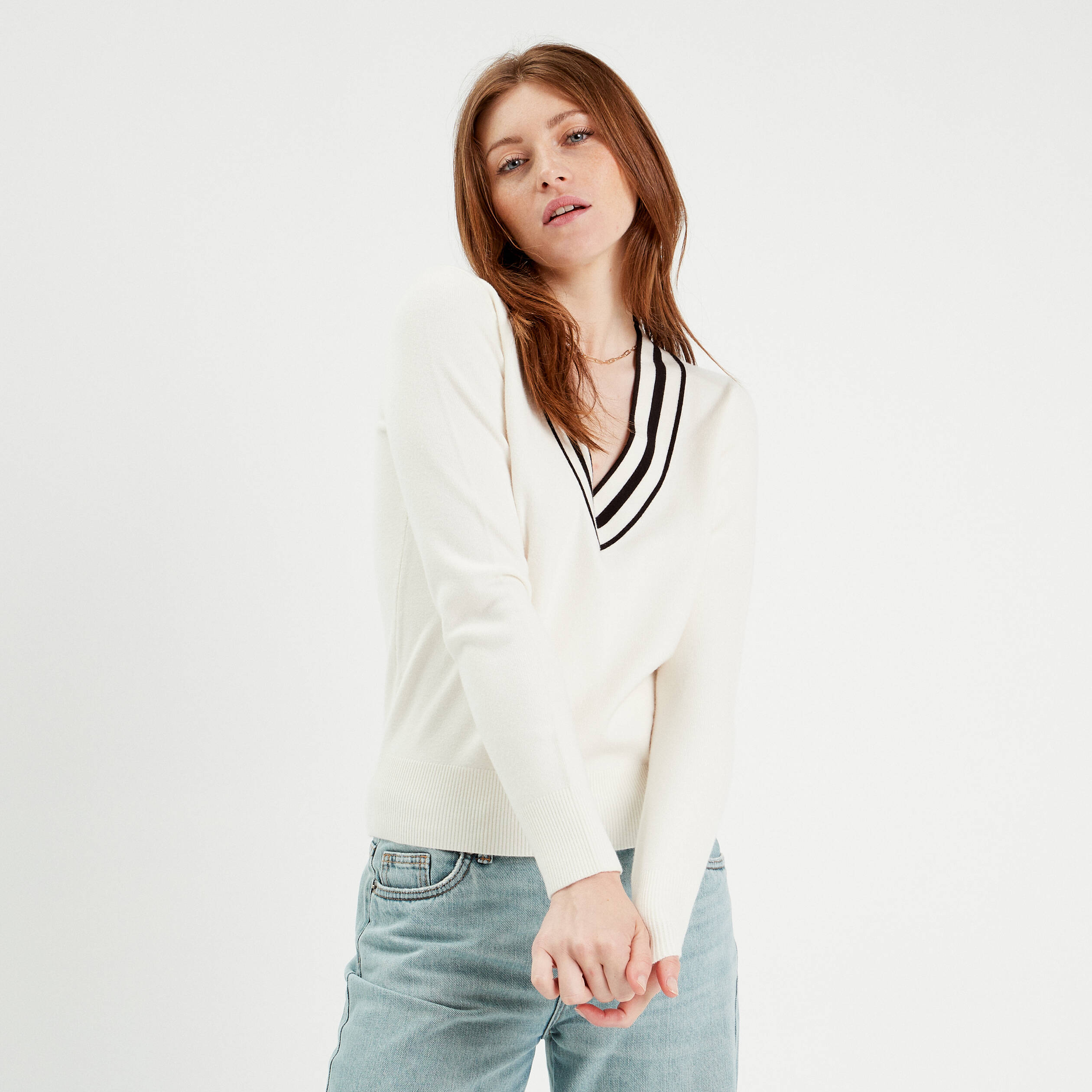 Pull col en V manches longues ecru femme | Vibs