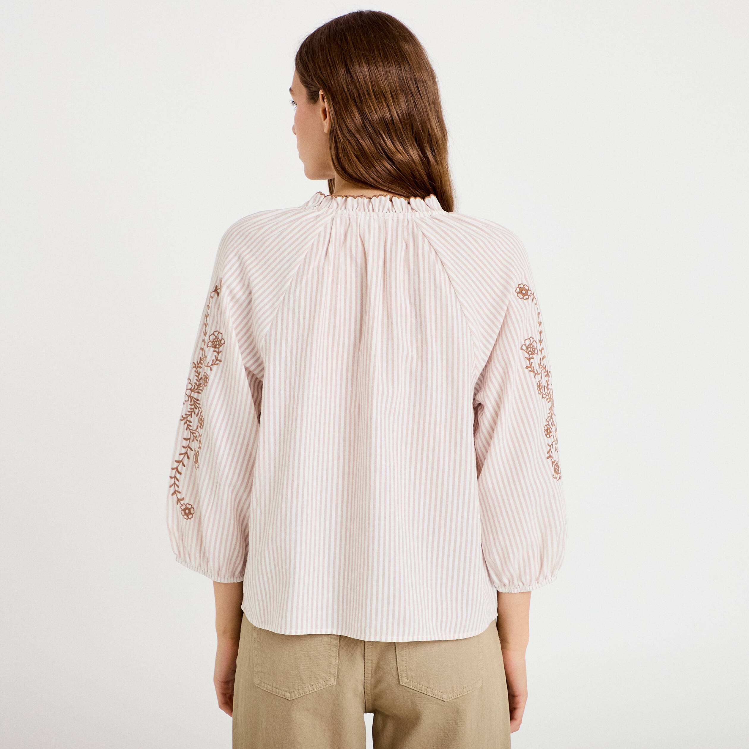 Blouse col v broderie manches 3/4 sable femme