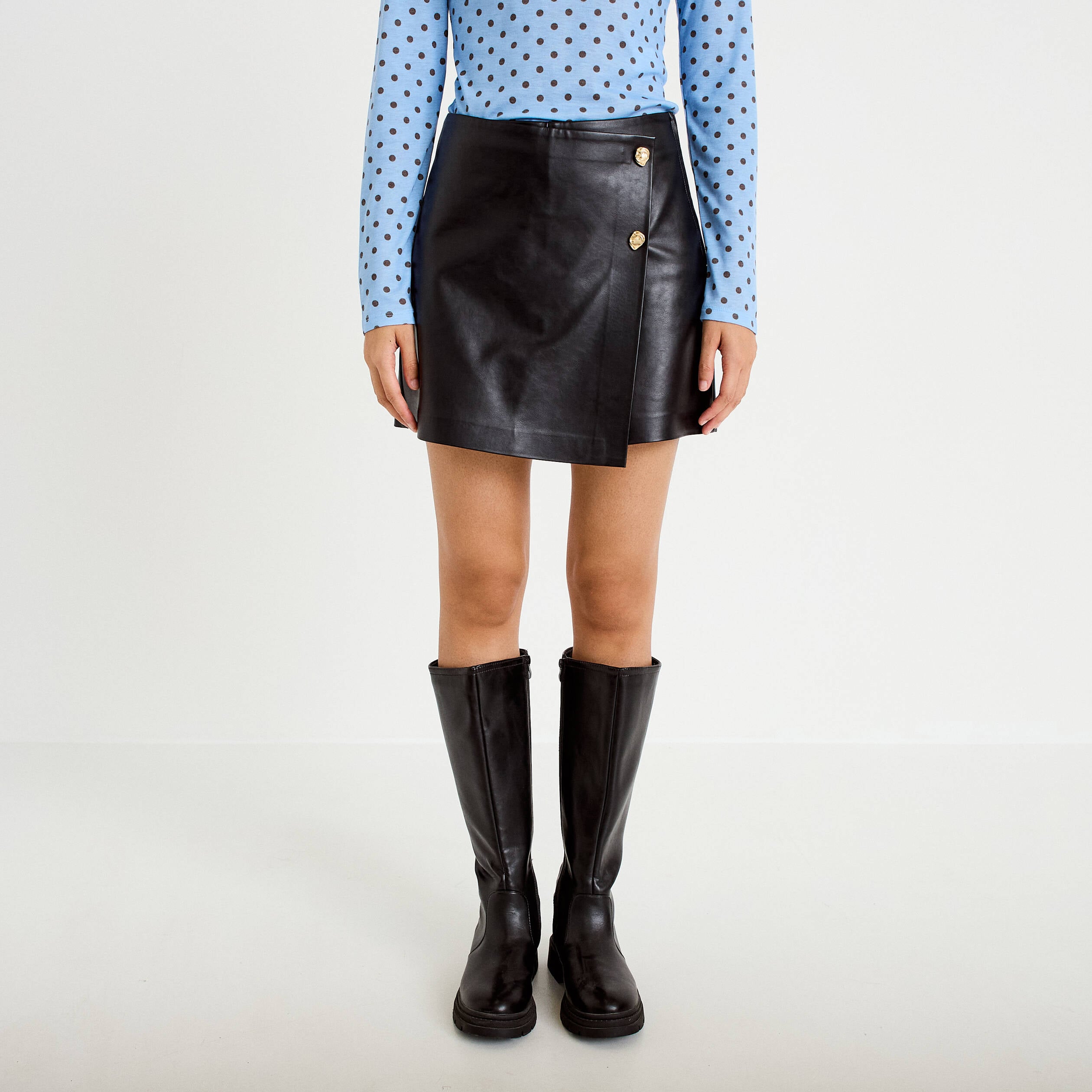 Jupe-short courte en similicuir noir femme