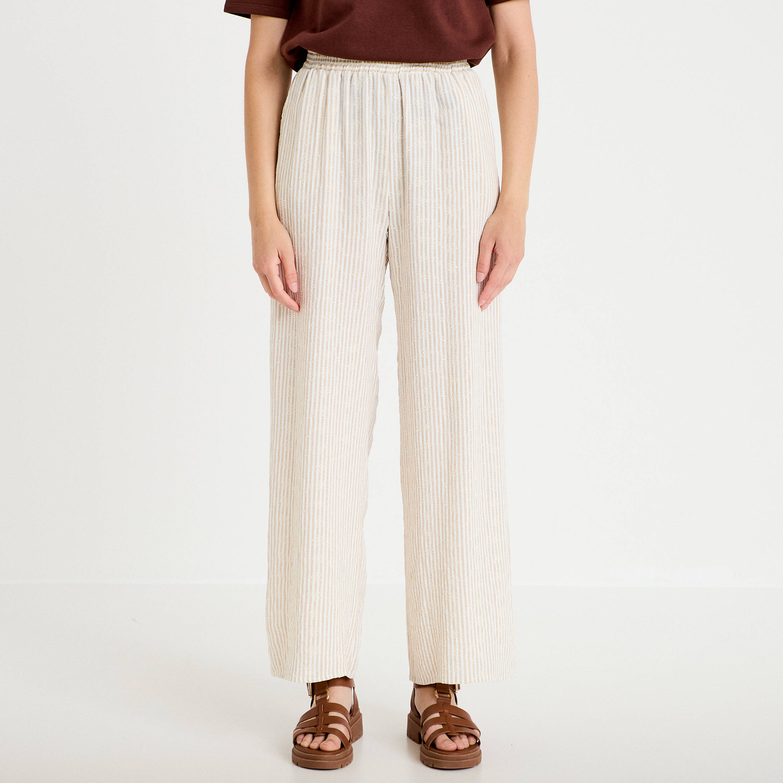 Pantalon large brod&eacute; beige femme