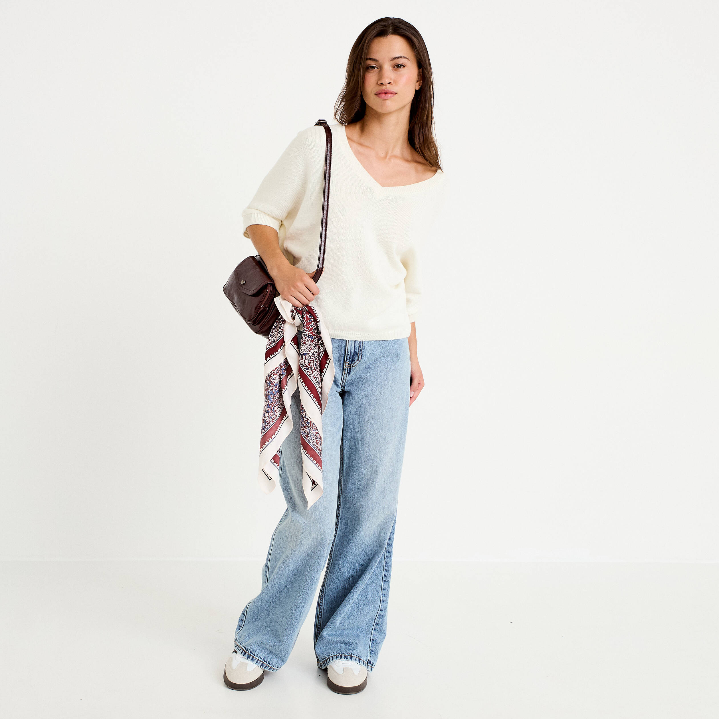 Pull ample col v manches courtes blanc femme