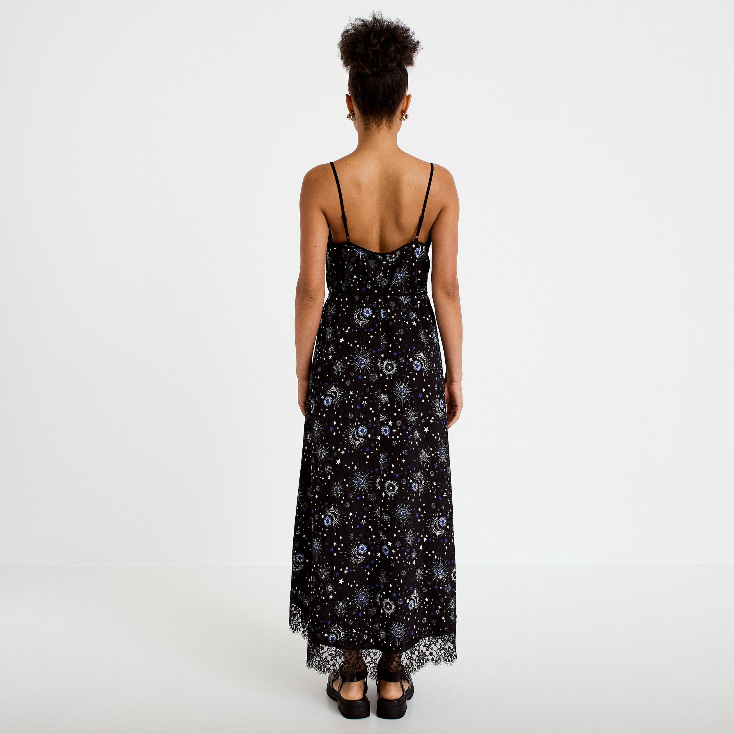Robe longue &eacute;vas&eacute;e col v dentelle noir femme