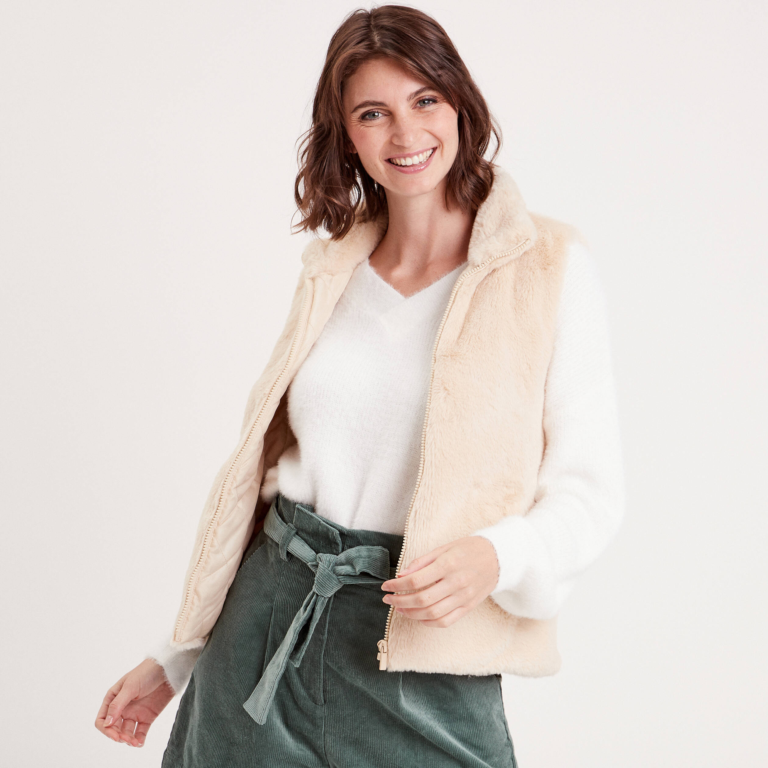 Veste courte ajustée sans manches ivoire femme