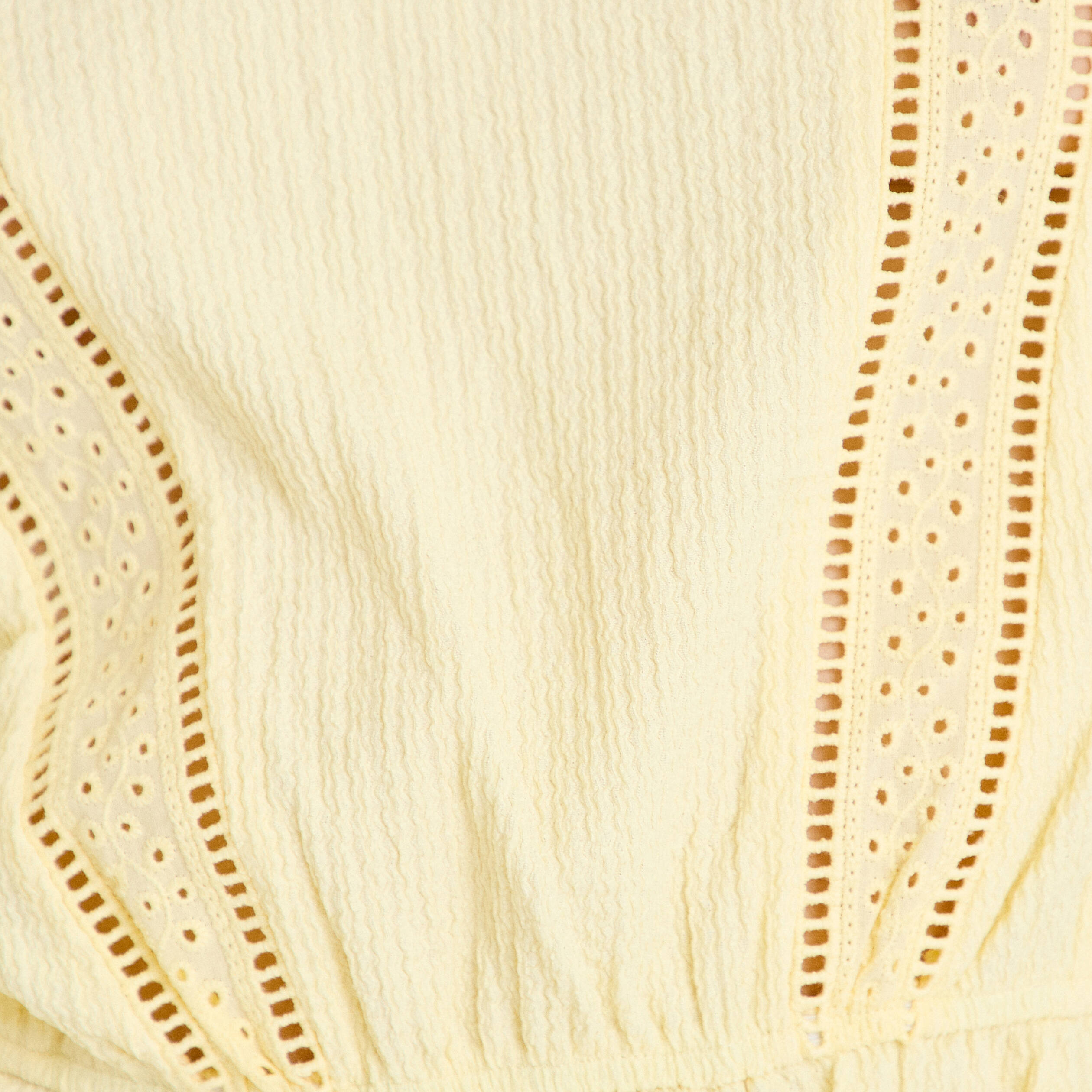 Blouse &agrave; volants jaune pastel femme