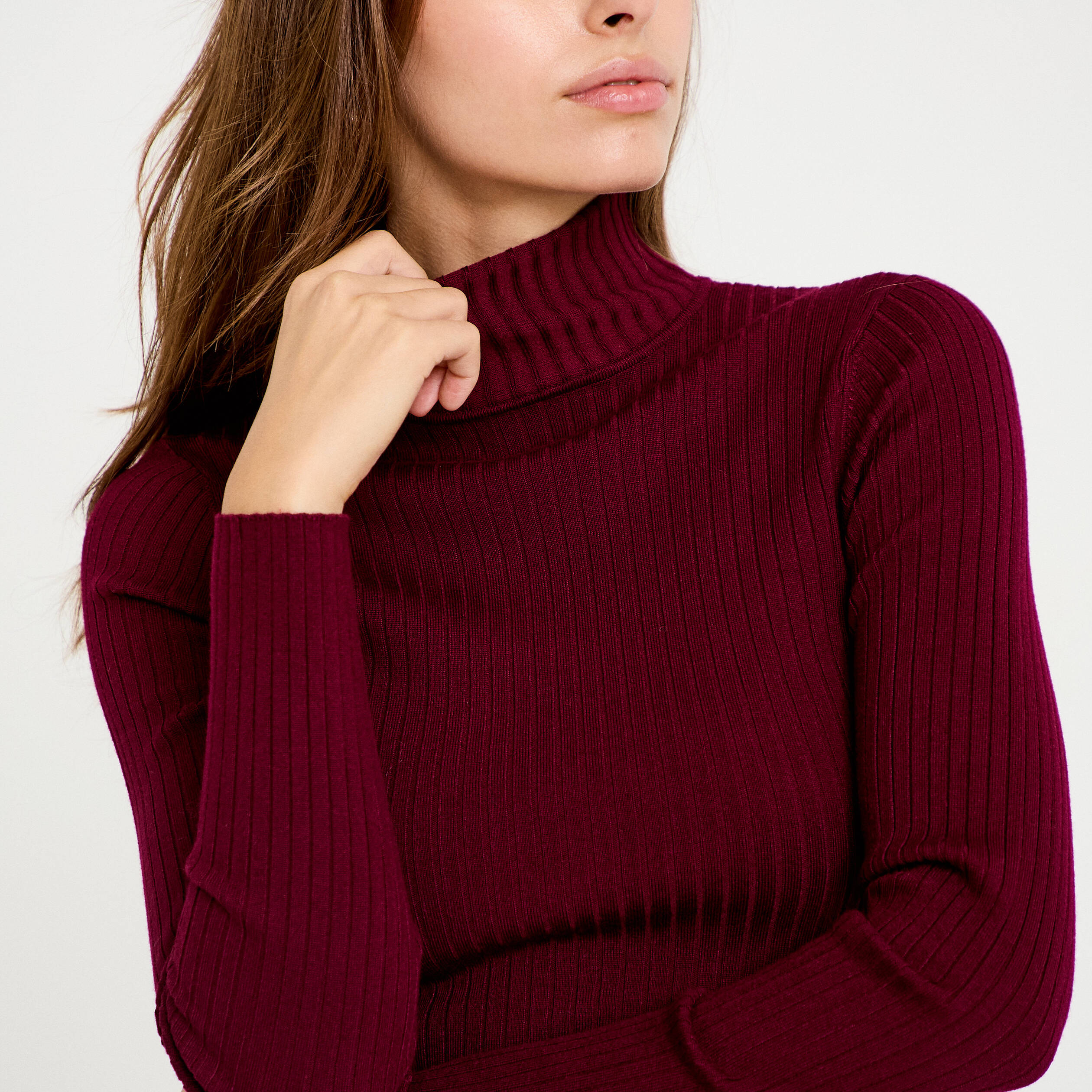 Pull c&ocirc;tel&eacute; col roul&eacute; bordeaux femme