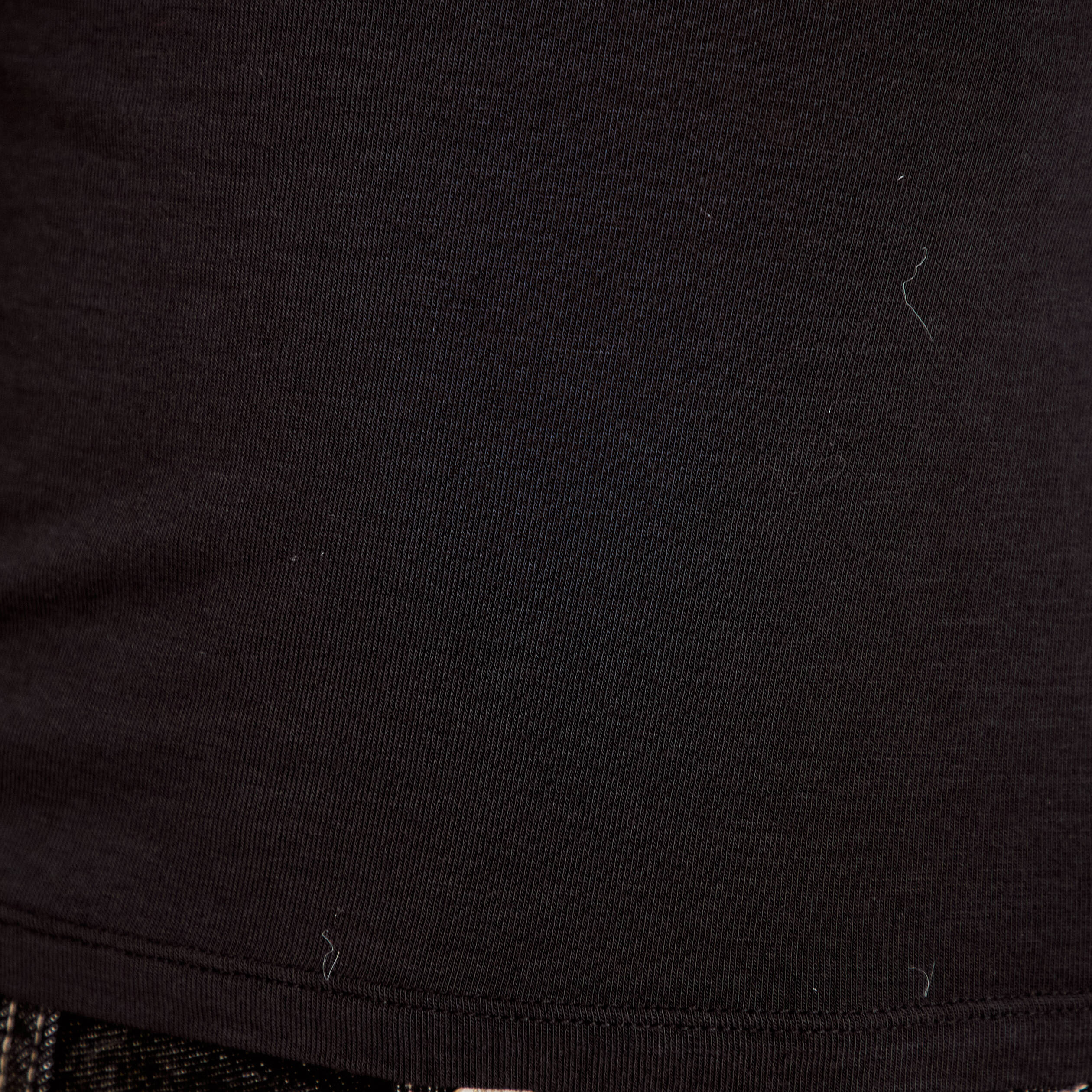 T-shirt ajust&eacute; col roul&eacute; dentelle noir femme