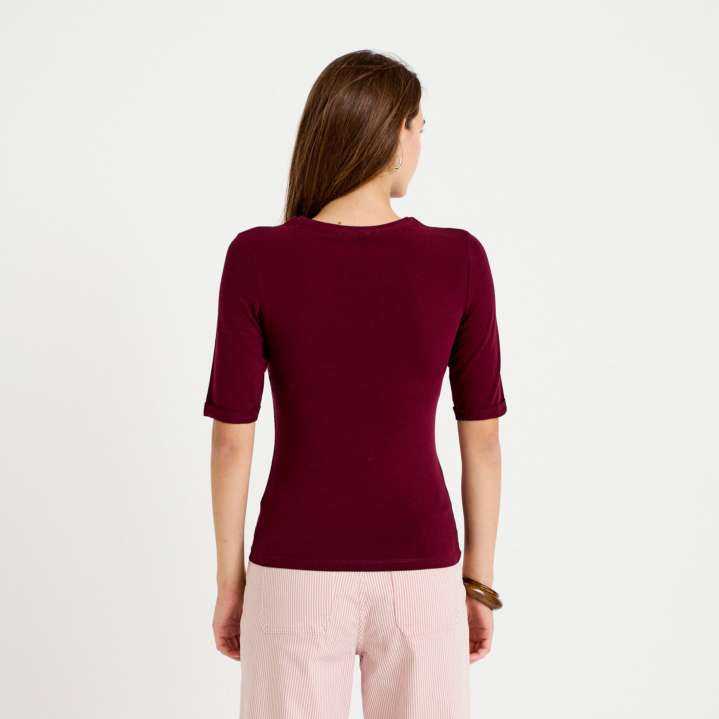 T-shirt ajust&eacute; col rond manches courtes bordeaux femme
