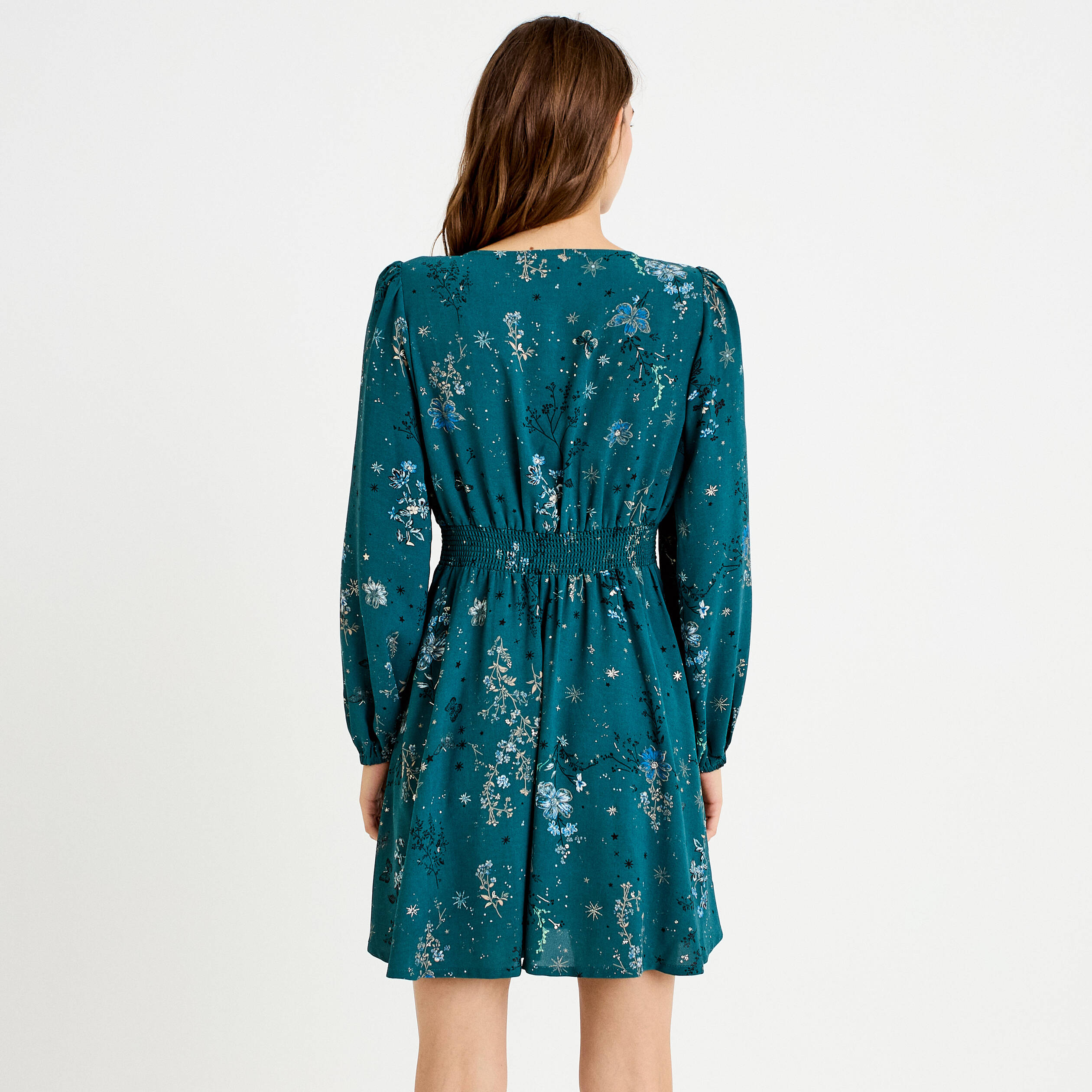 Robe courte &eacute;vas&eacute;e col v manches longues vert femme