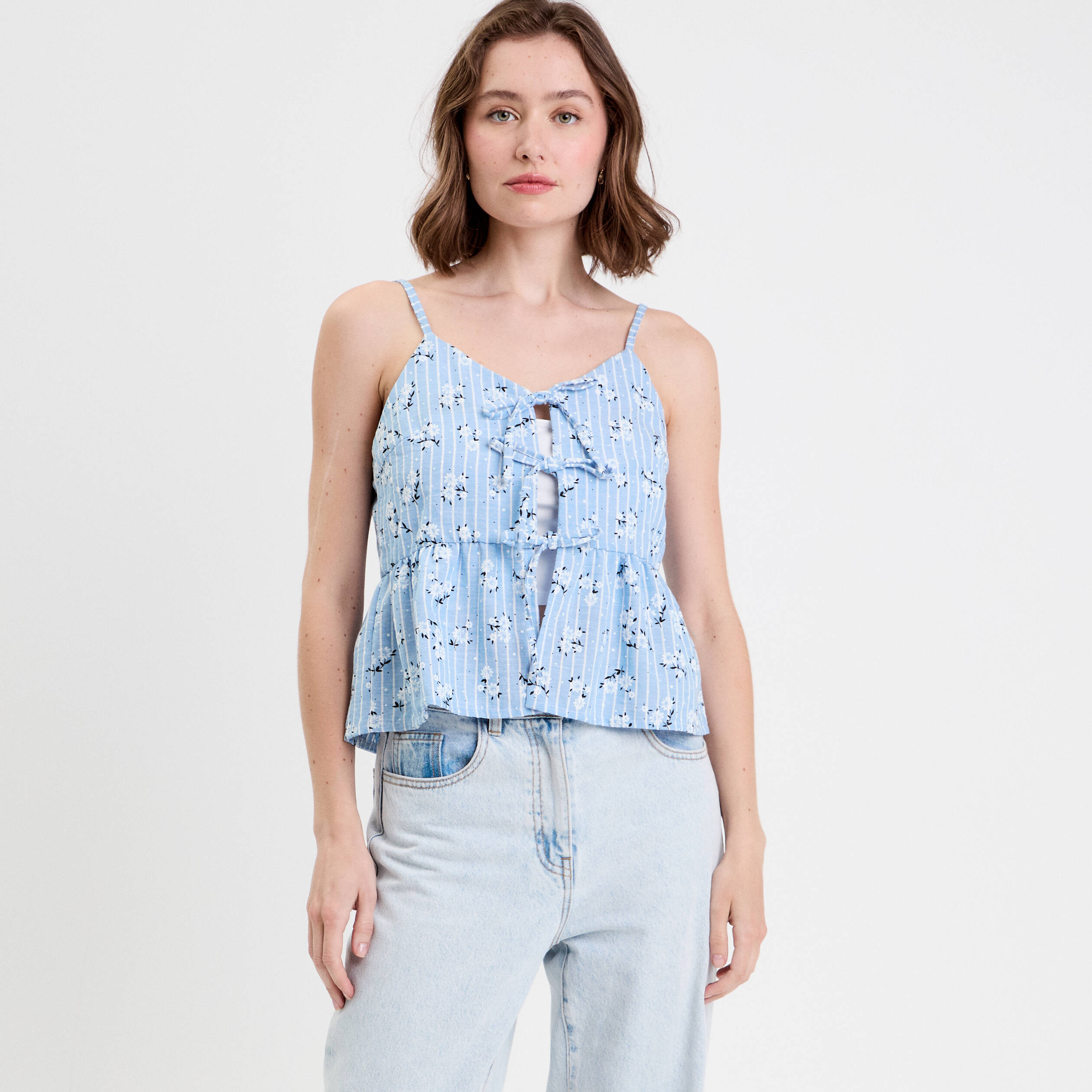 top ajuste cropped col v bretelles bleu ciel femme Top ajusté cropped col v bretelles bleu ciel femme
