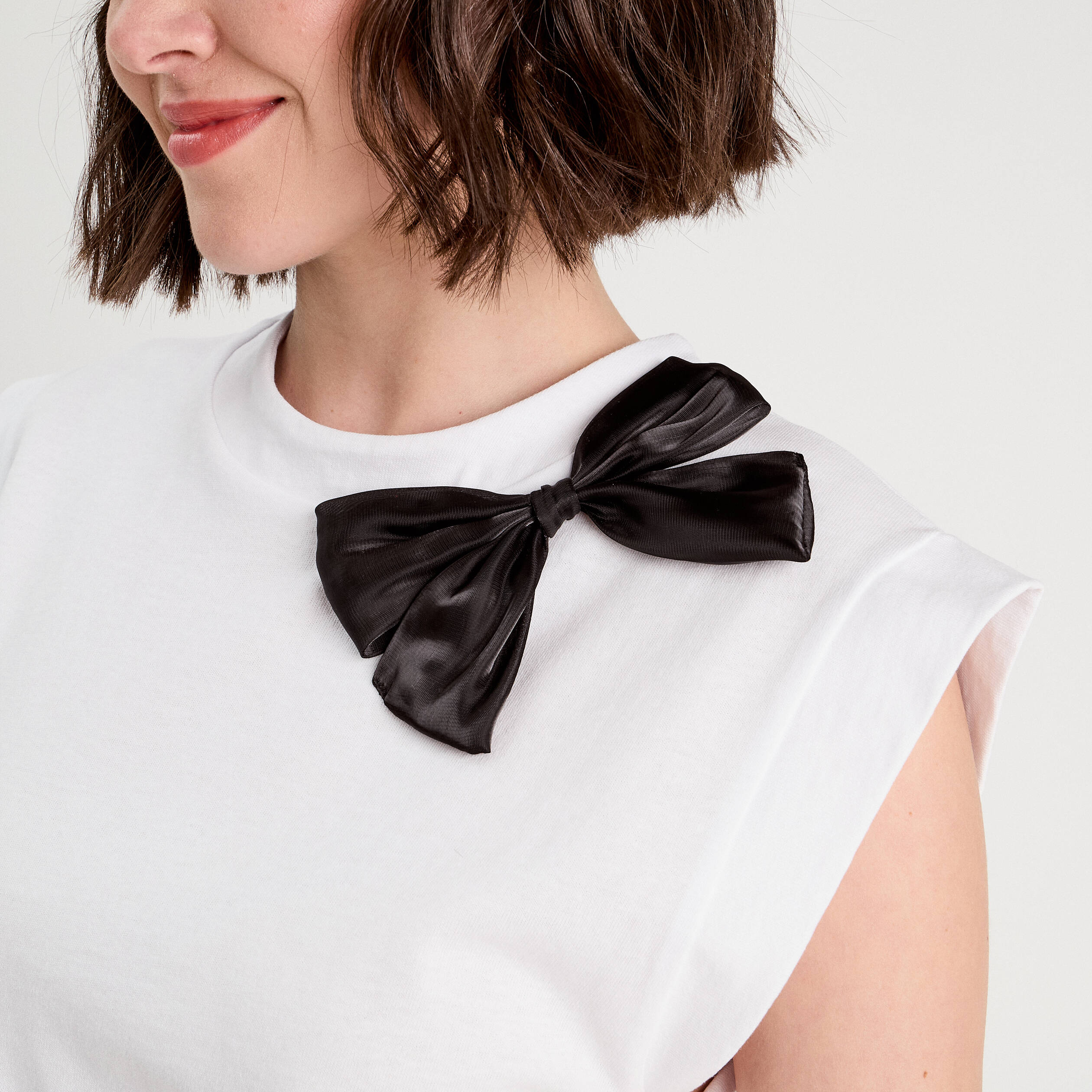 T-shirt d&eacute;tail noeud ecru femme