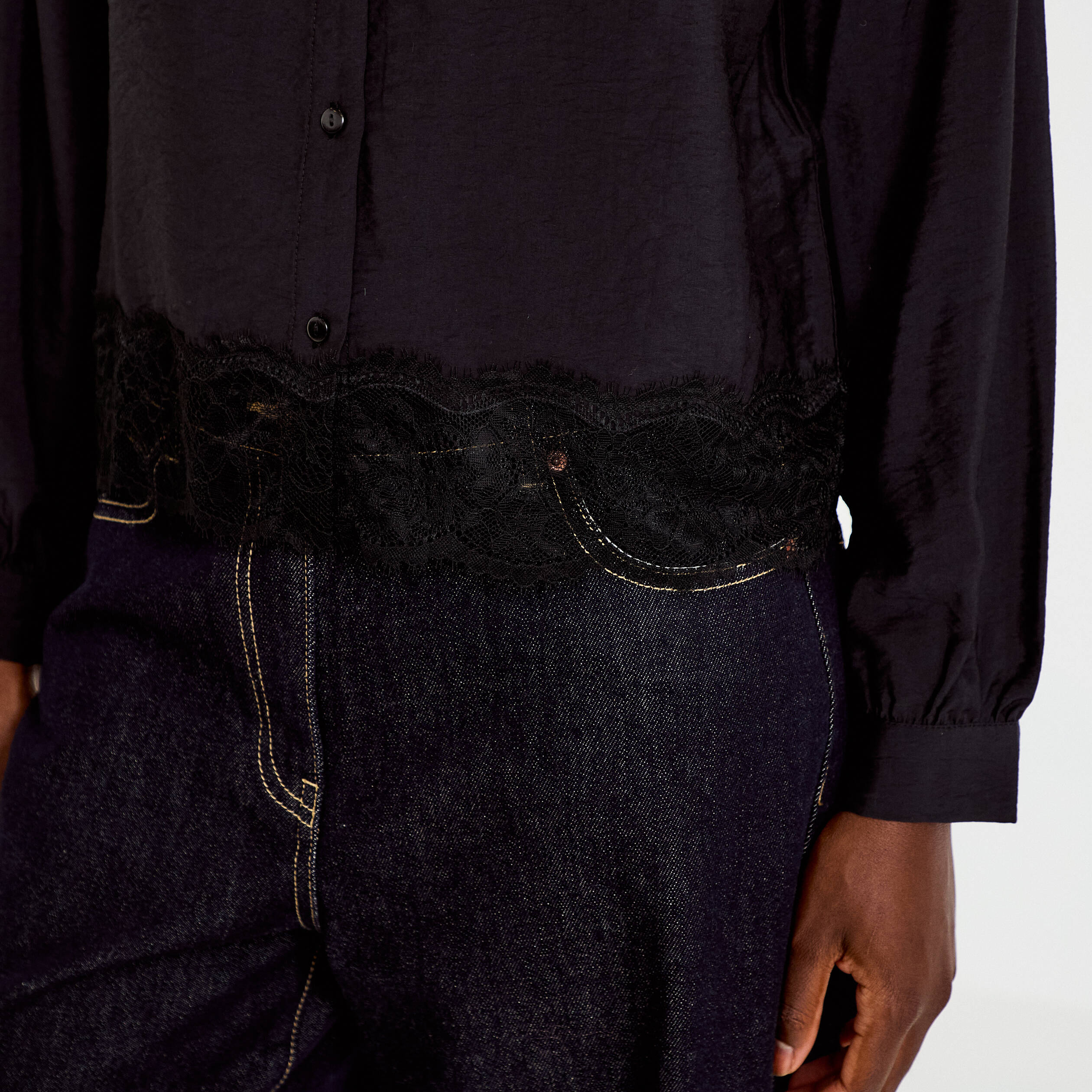 Chemise droite manches longues dentelle noir femme