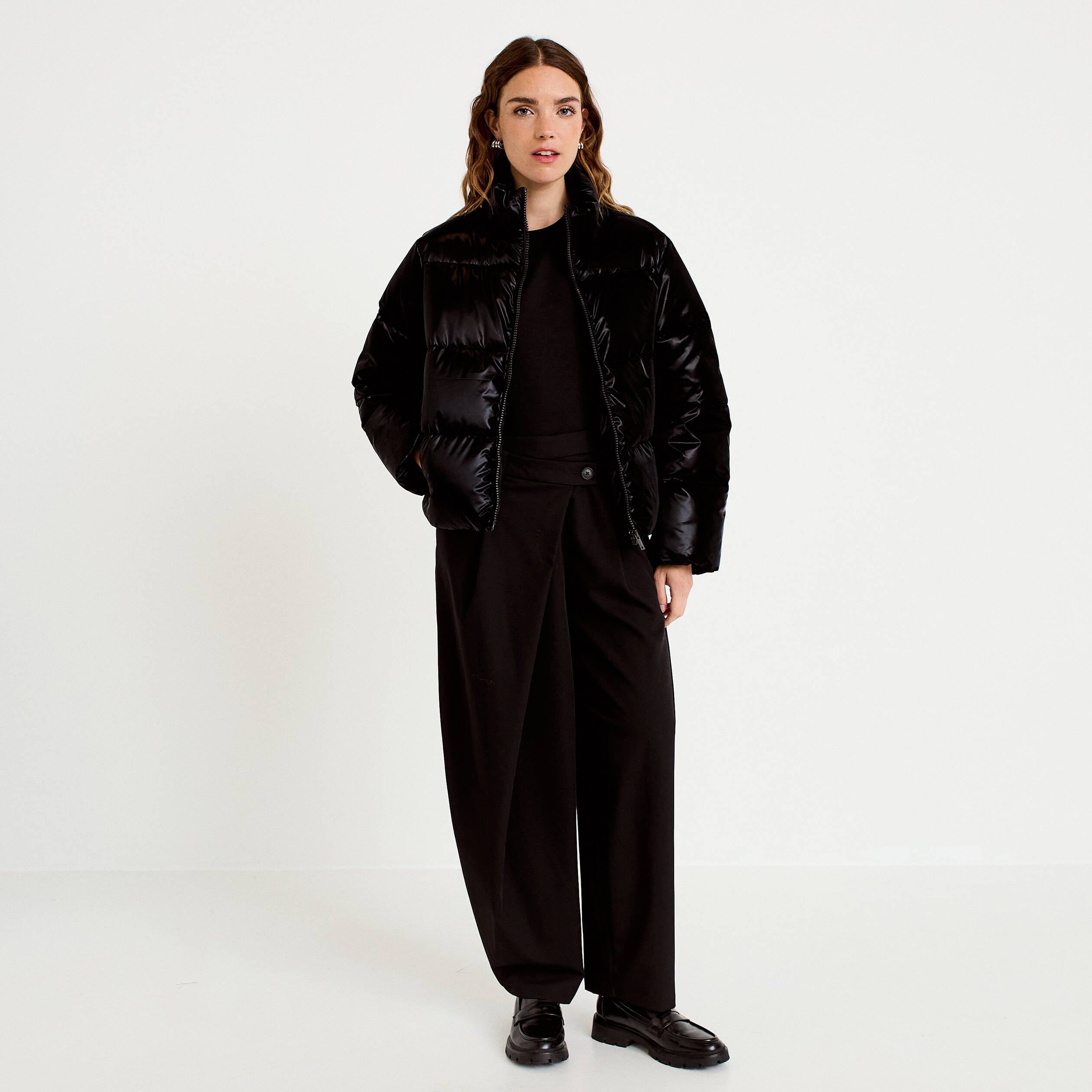 Doudoune cropped col montant brillante noir femme