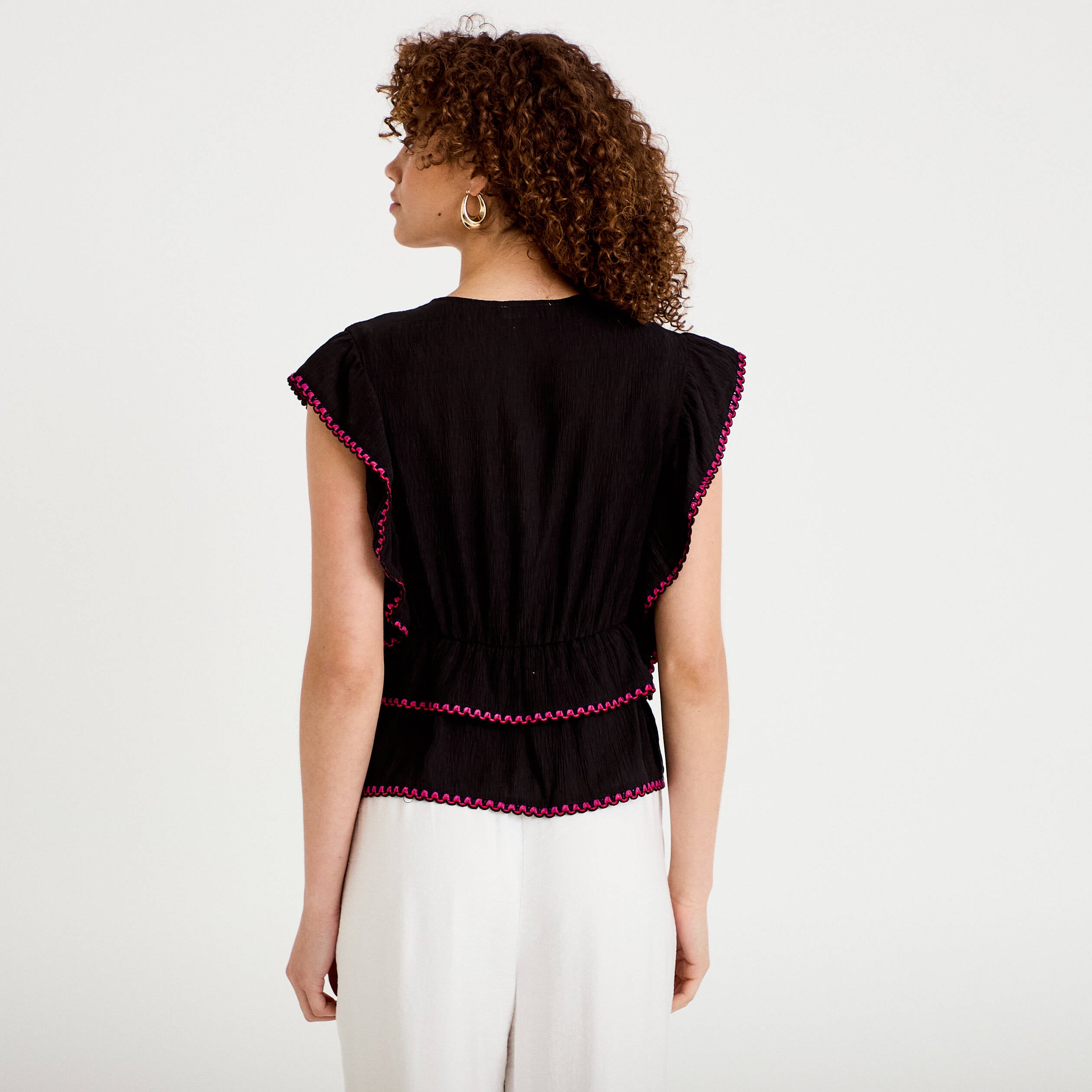 Blouse droite sans manches pliss&eacute;e noir femme