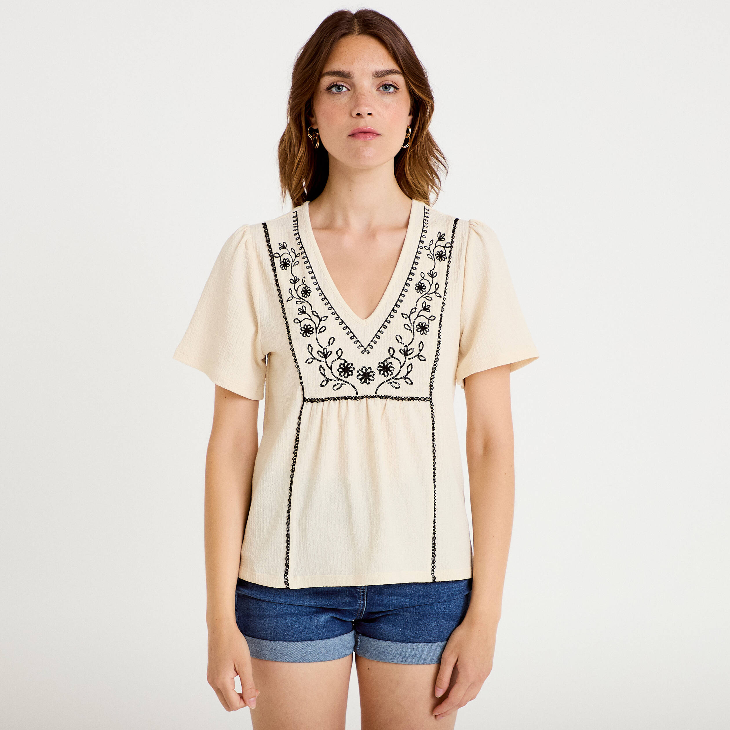 Blouse col v manches courtes ecru femme
