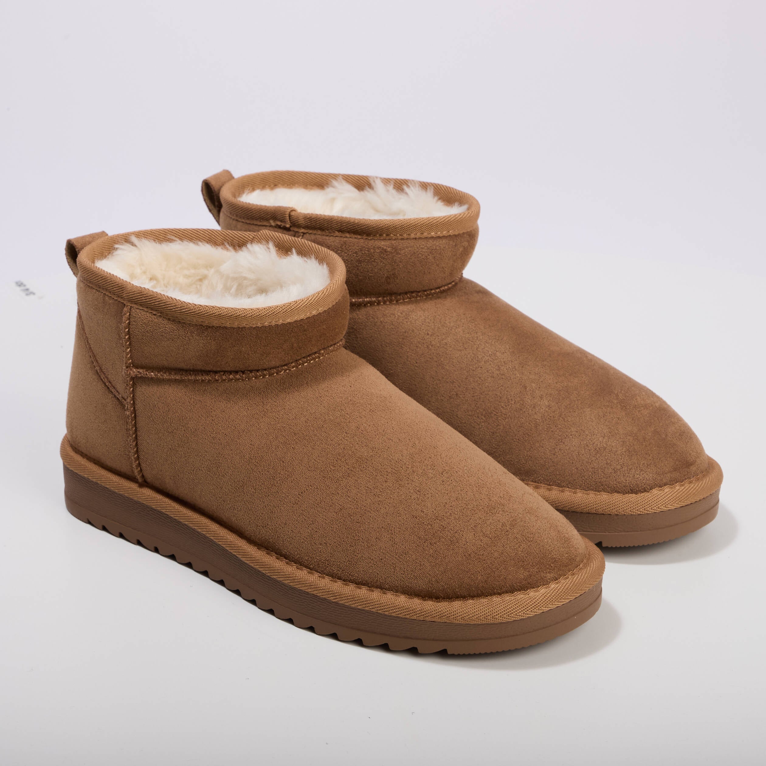 Chaussures aspect daim orange fonc&eacute;