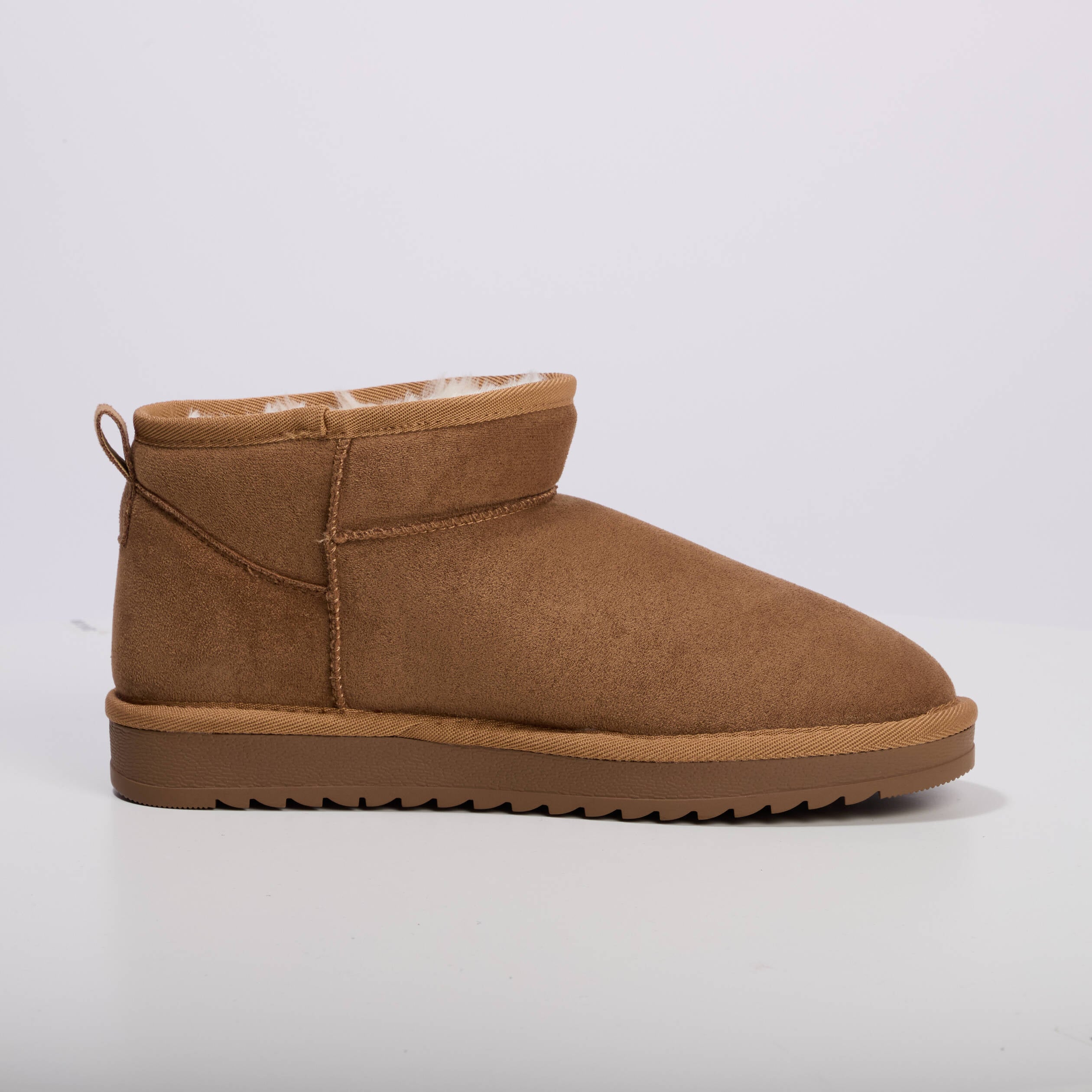 Chaussures aspect daim orange fonc&eacute;