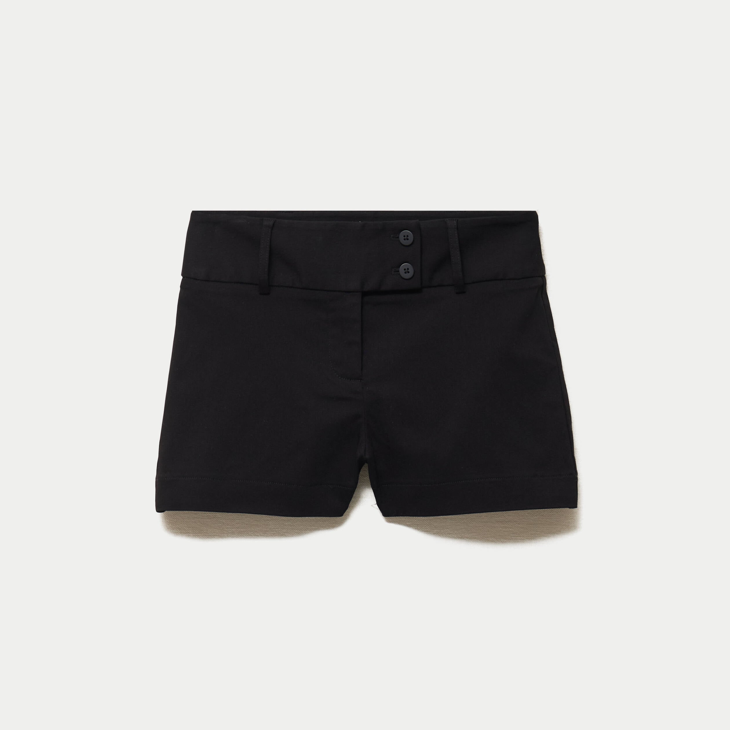 Short slim cigarette noir