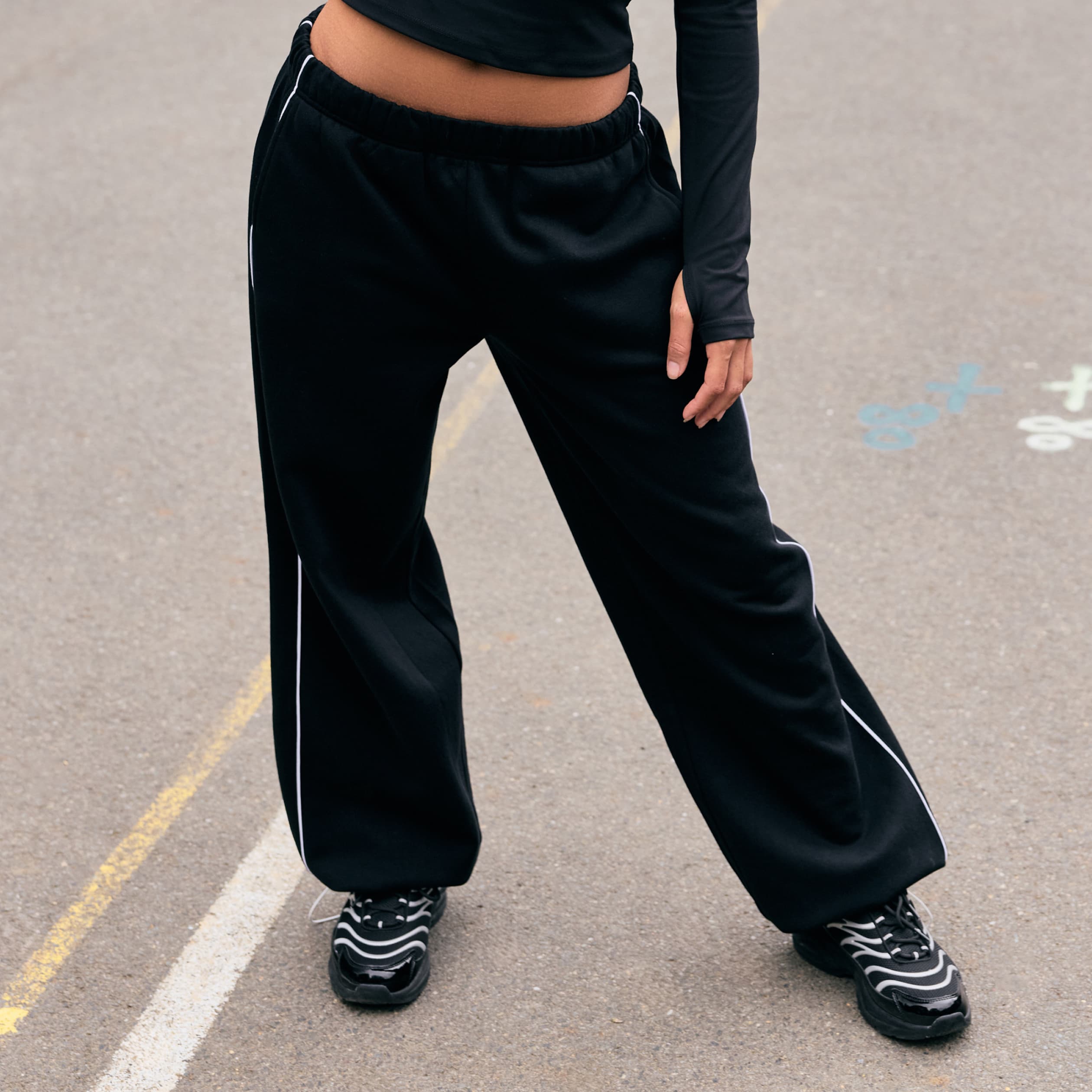 Jogging coupe ample taille standard noir