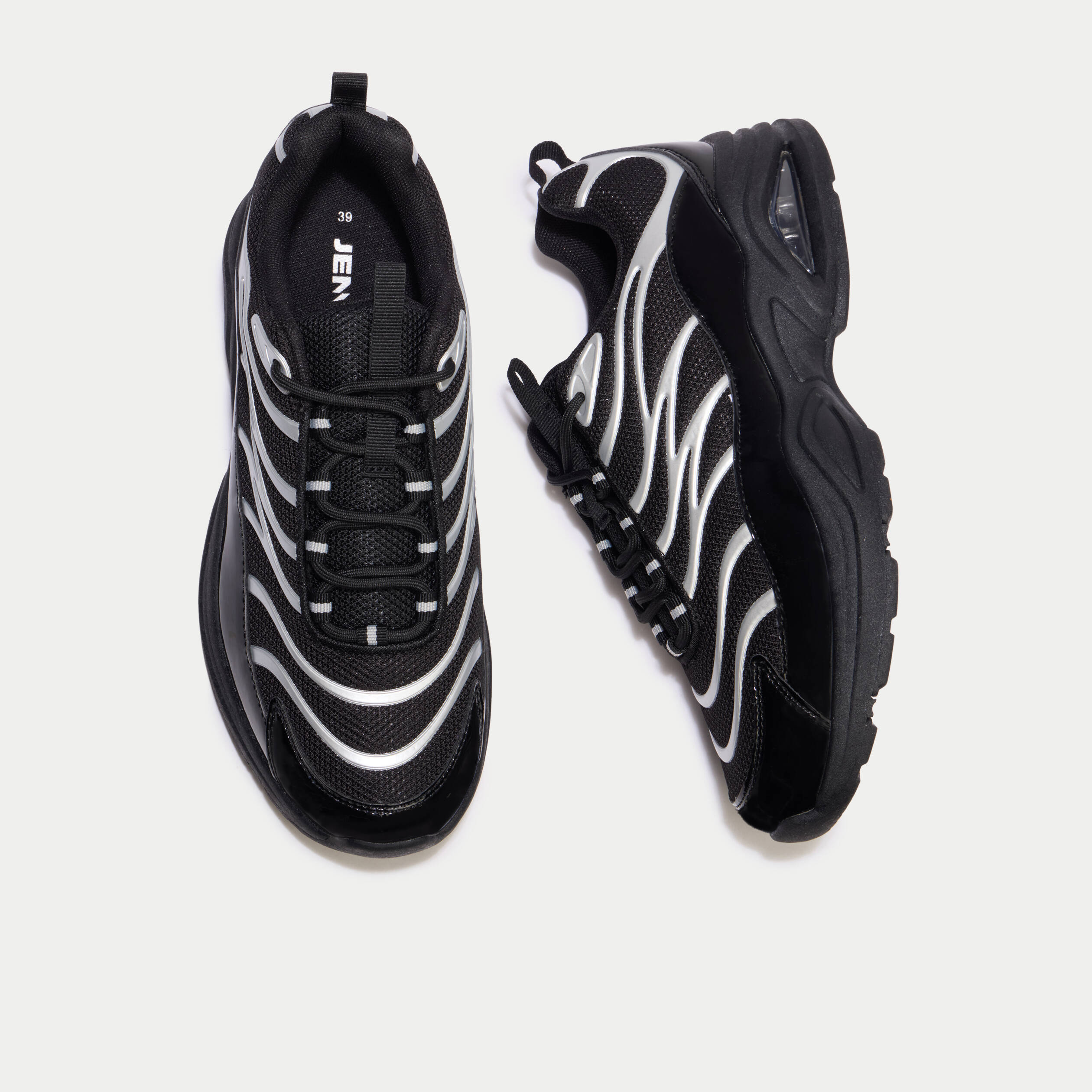 Baskets noir