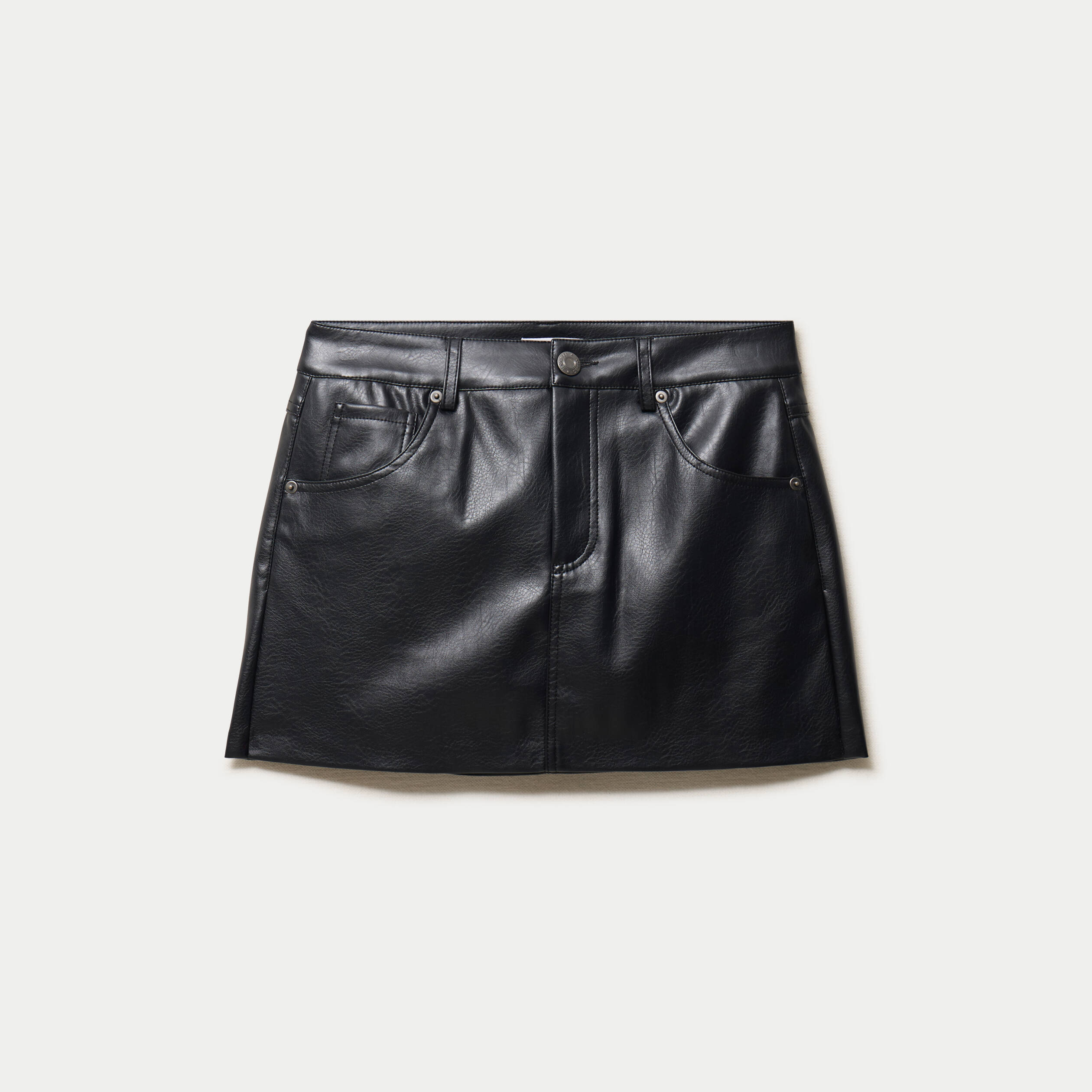 Jupe-short en similicuir noir