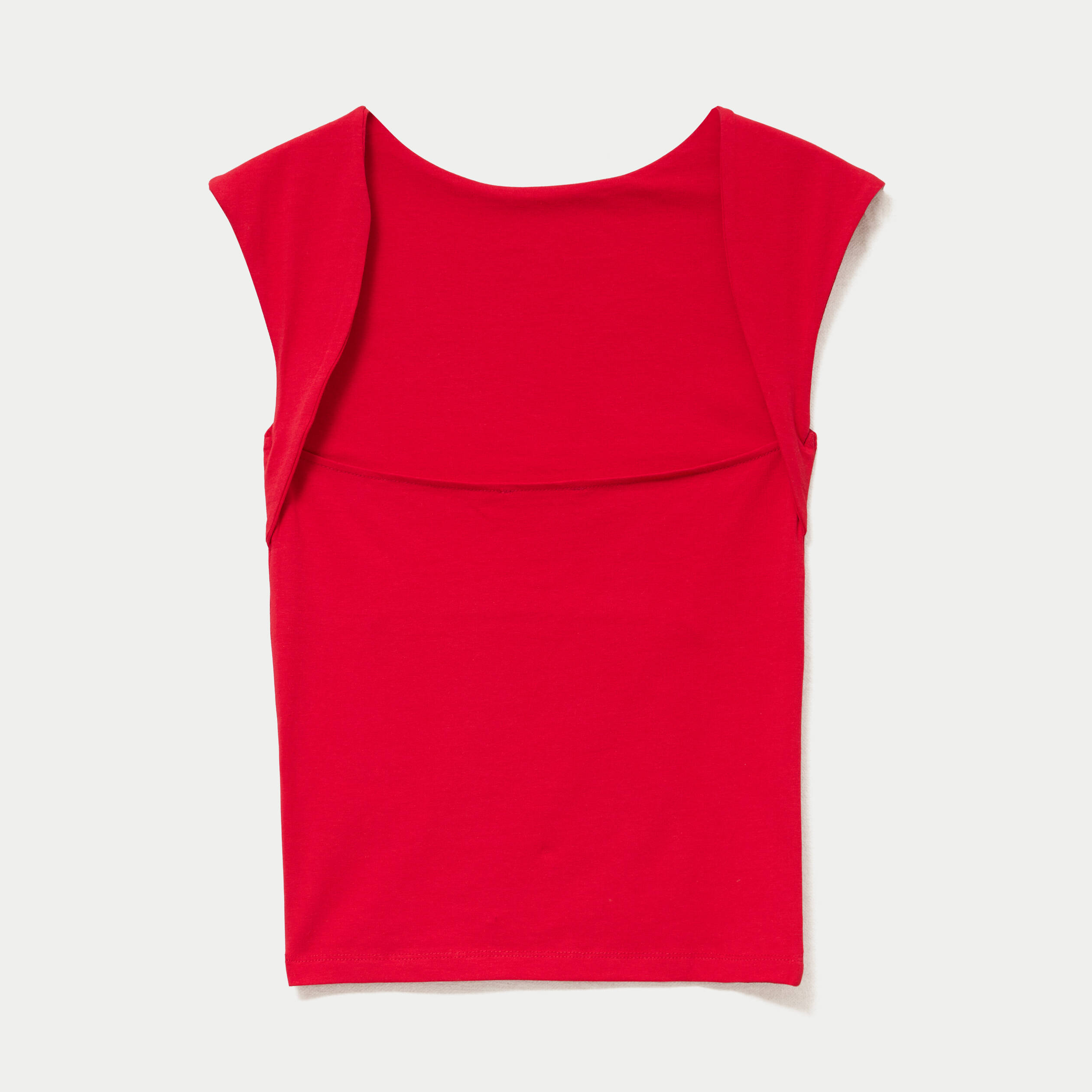 Top ajust&eacute; sans manches d&eacute;collet&eacute; dos rouge