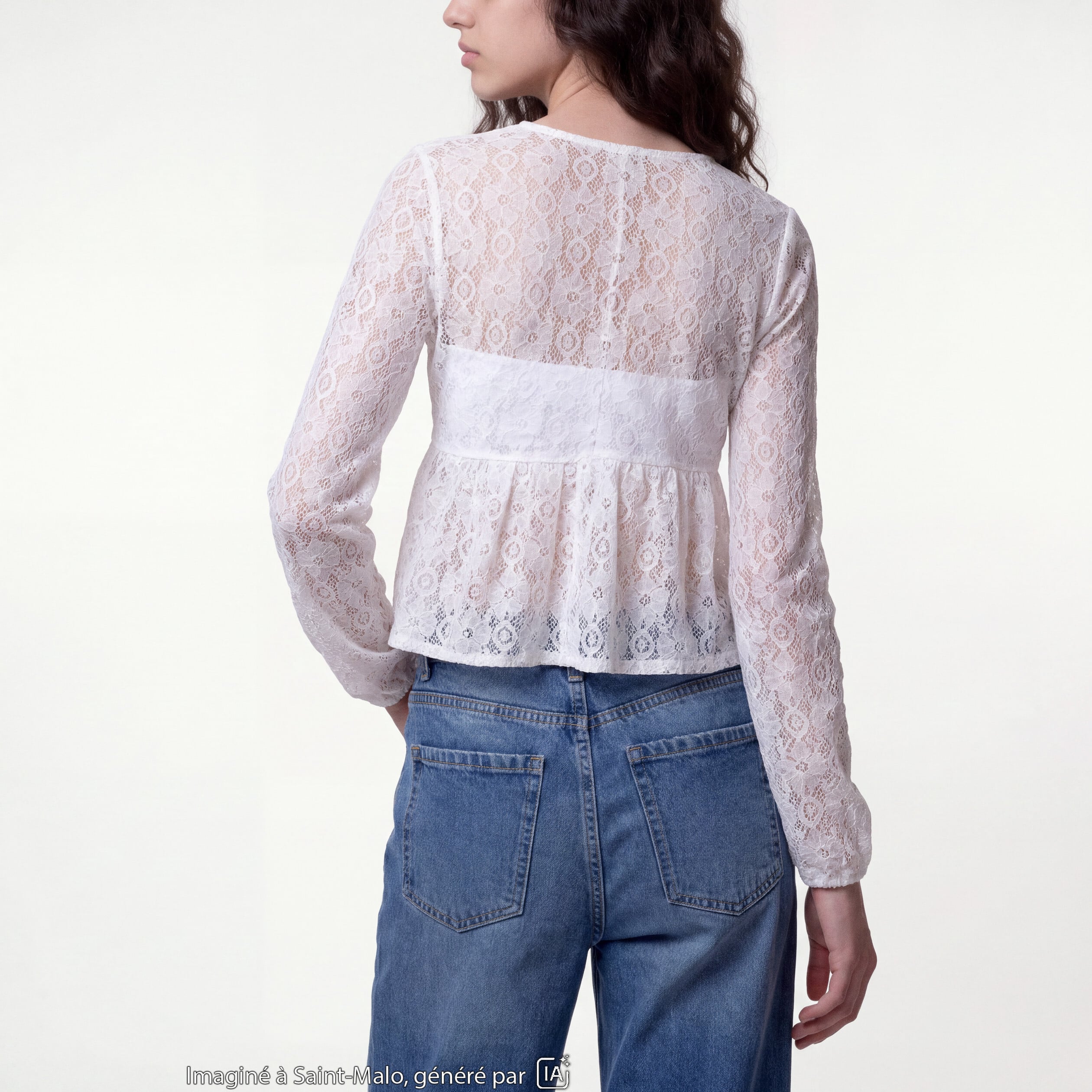 Chemise cintr&eacute;e dentelle col en V ecru