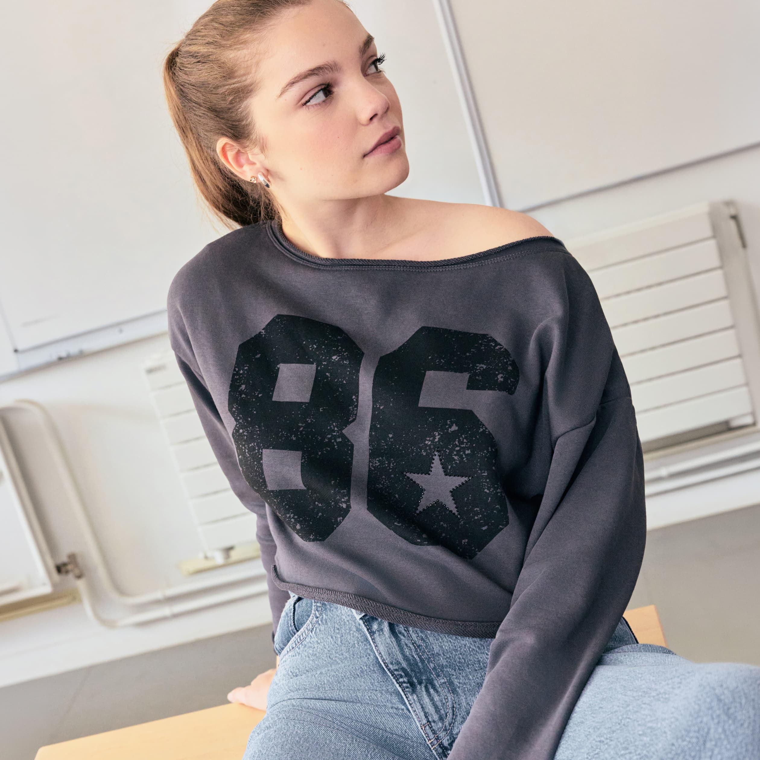 Sweat oversize cropped col bateau gris
