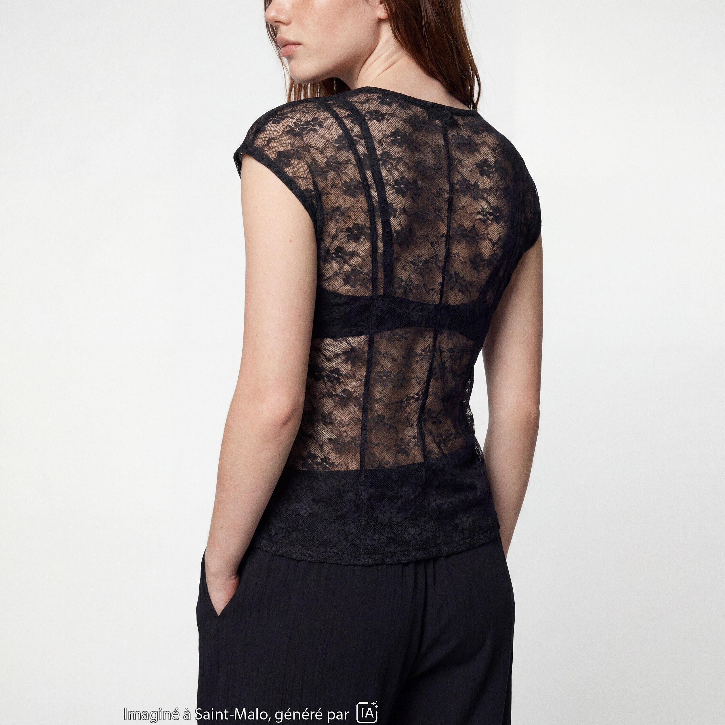 Top transparent sans manches dentelle noir